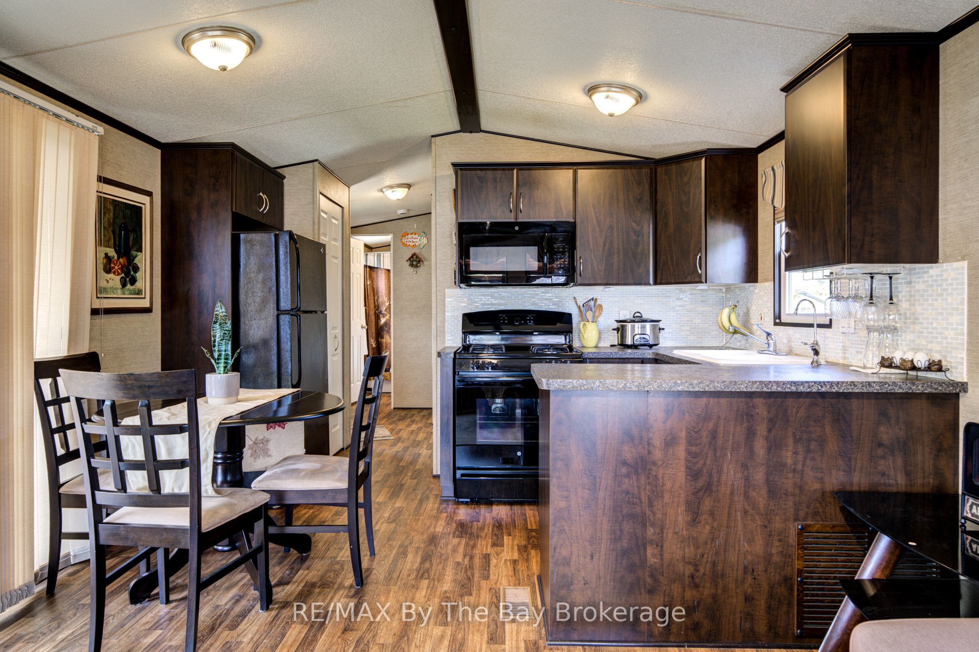 14 Kenora Trail Property Photo 12