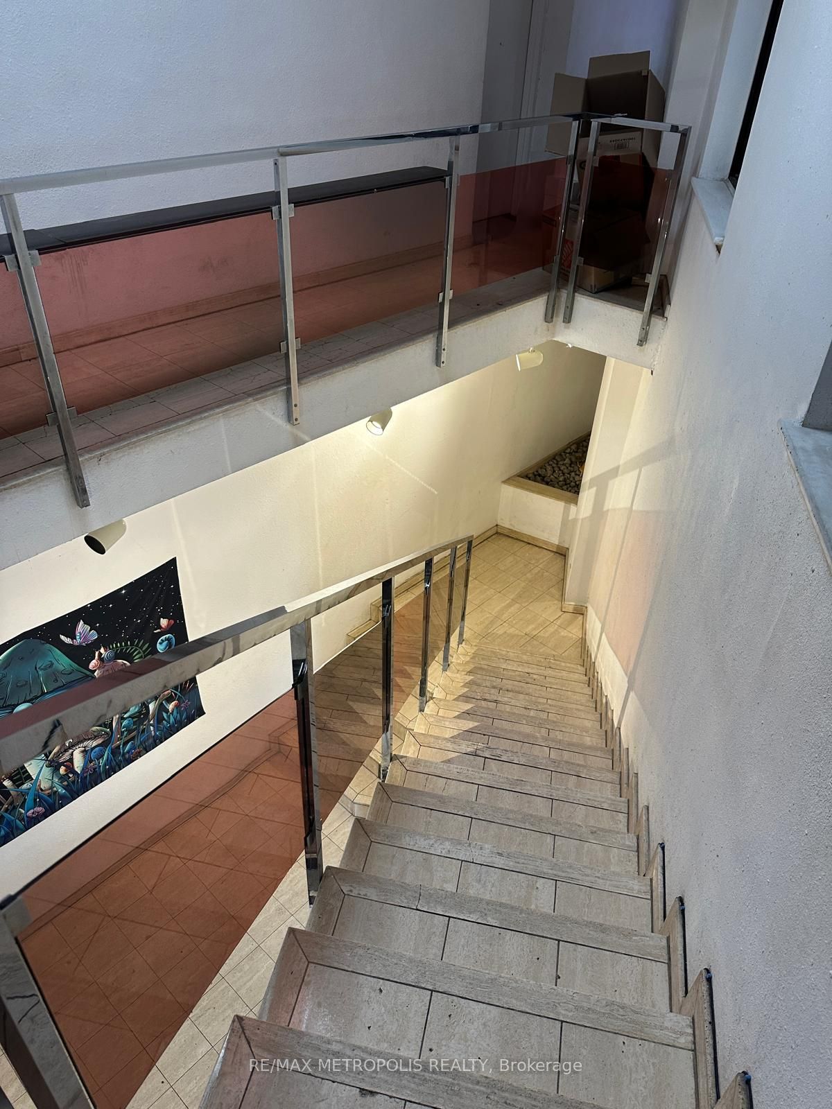 1 Dunlop Street E Upper Property Photo 3