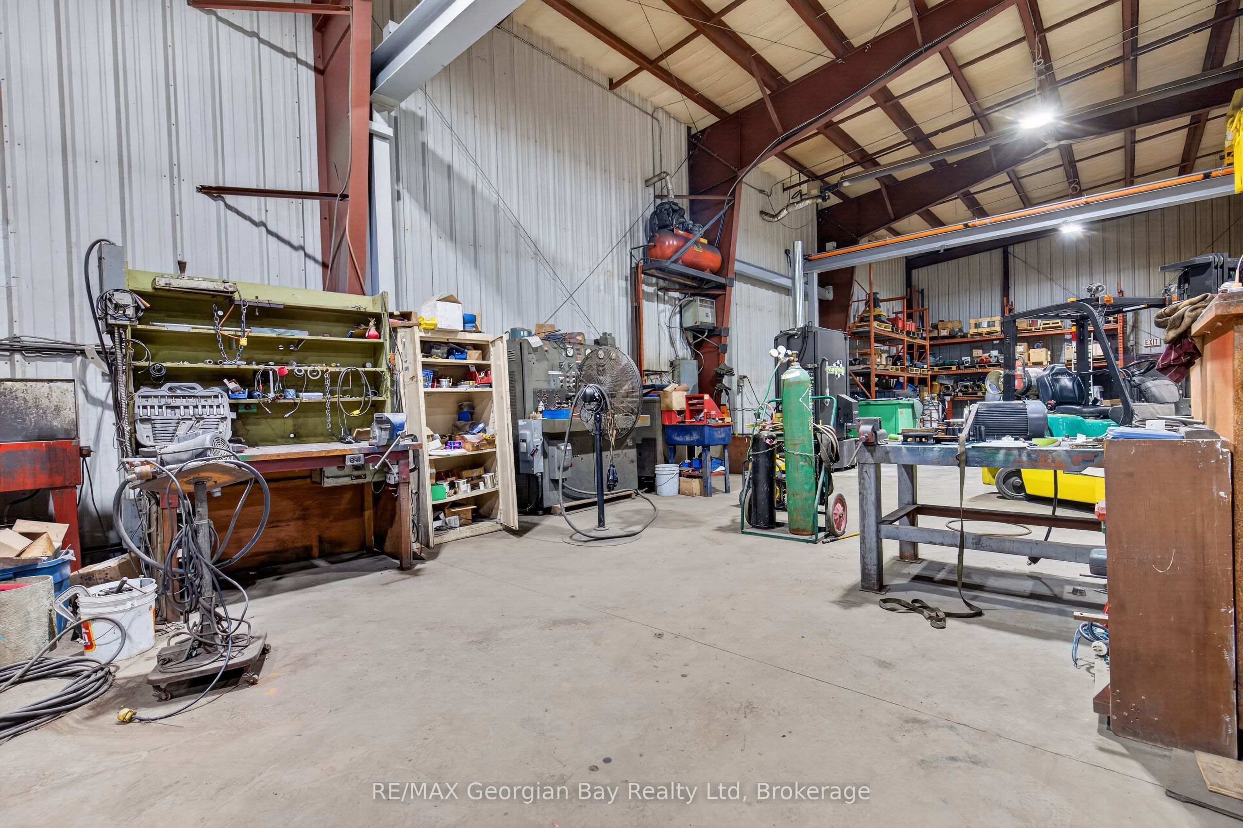 32 Industrial Road Property Photo 9