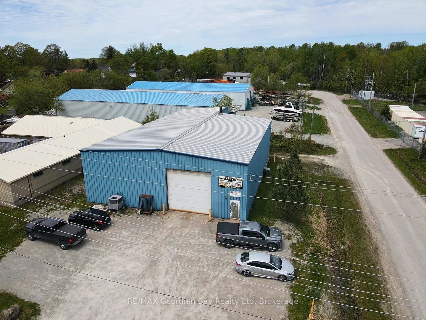32 Industrial Road Property Photo 11