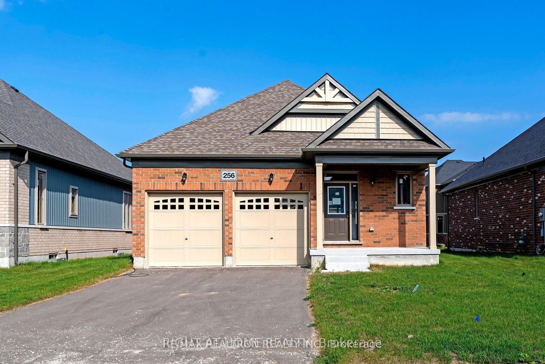 256 Duncan Street Property Photo 2