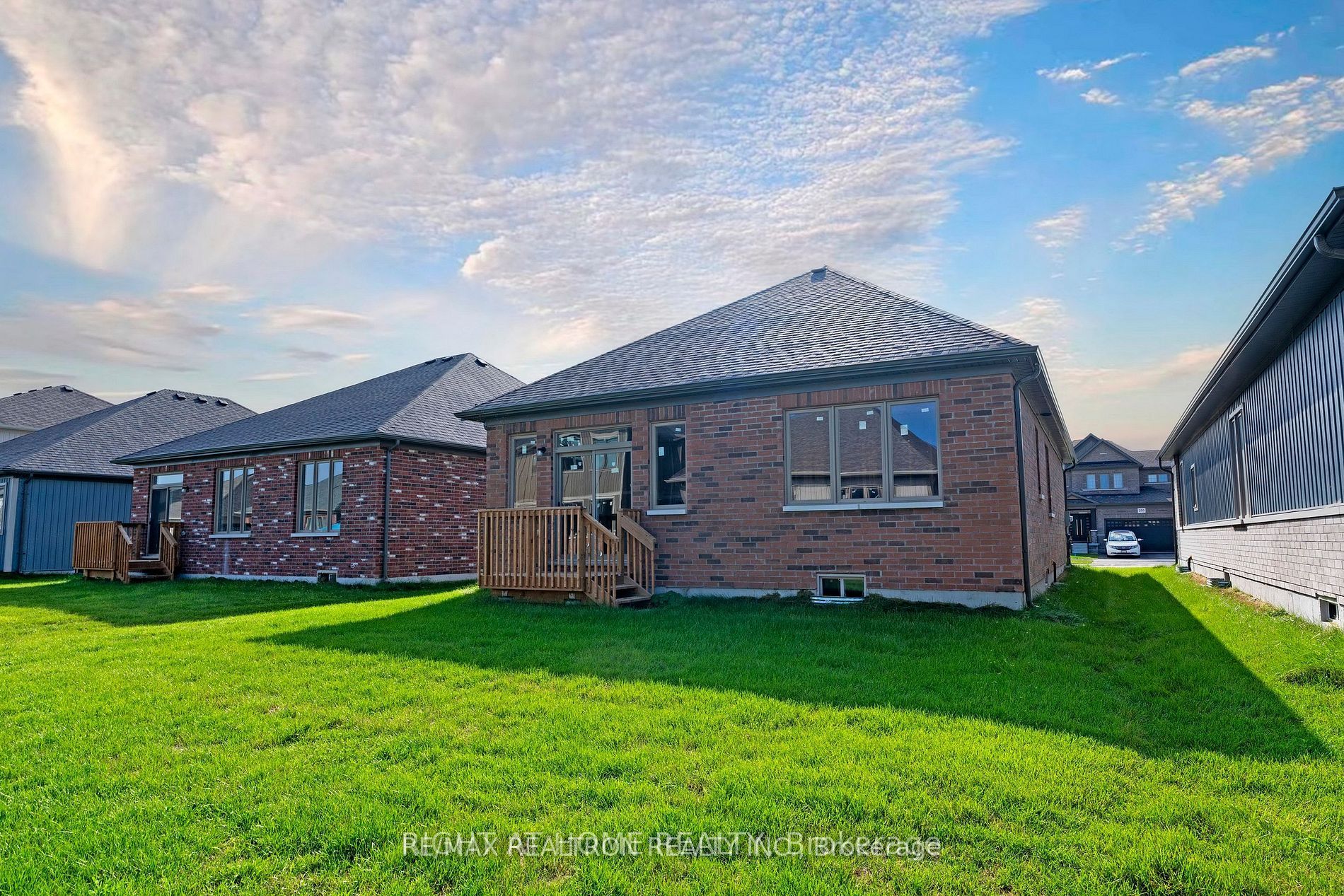 256 Duncan Street Property Photo 9