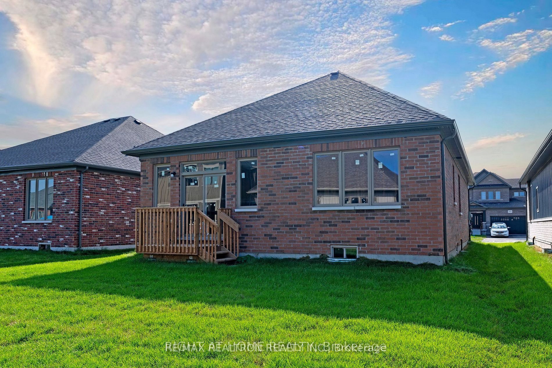 256 Duncan Street Property Photo 10