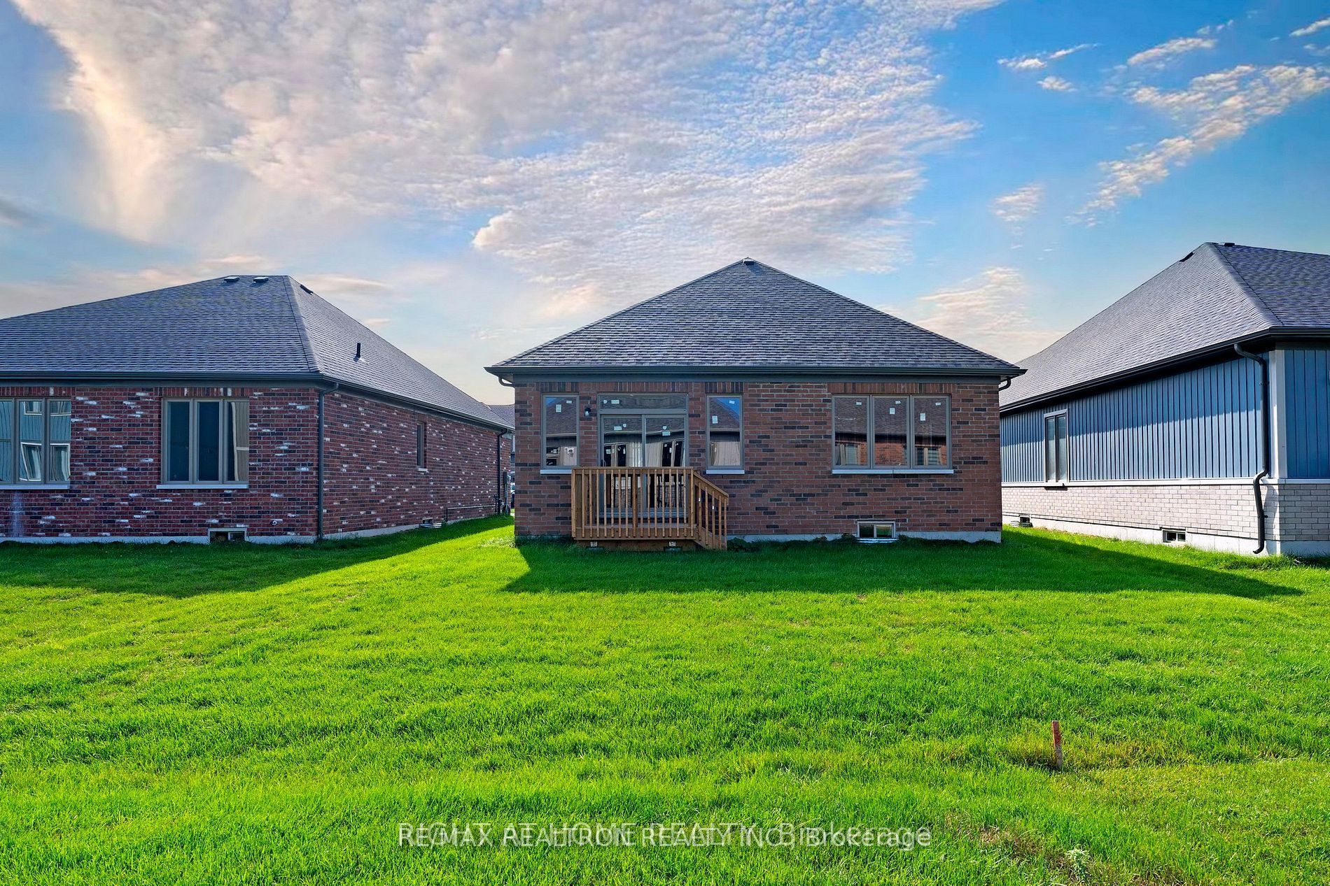 256 Duncan Street Property Photo 11