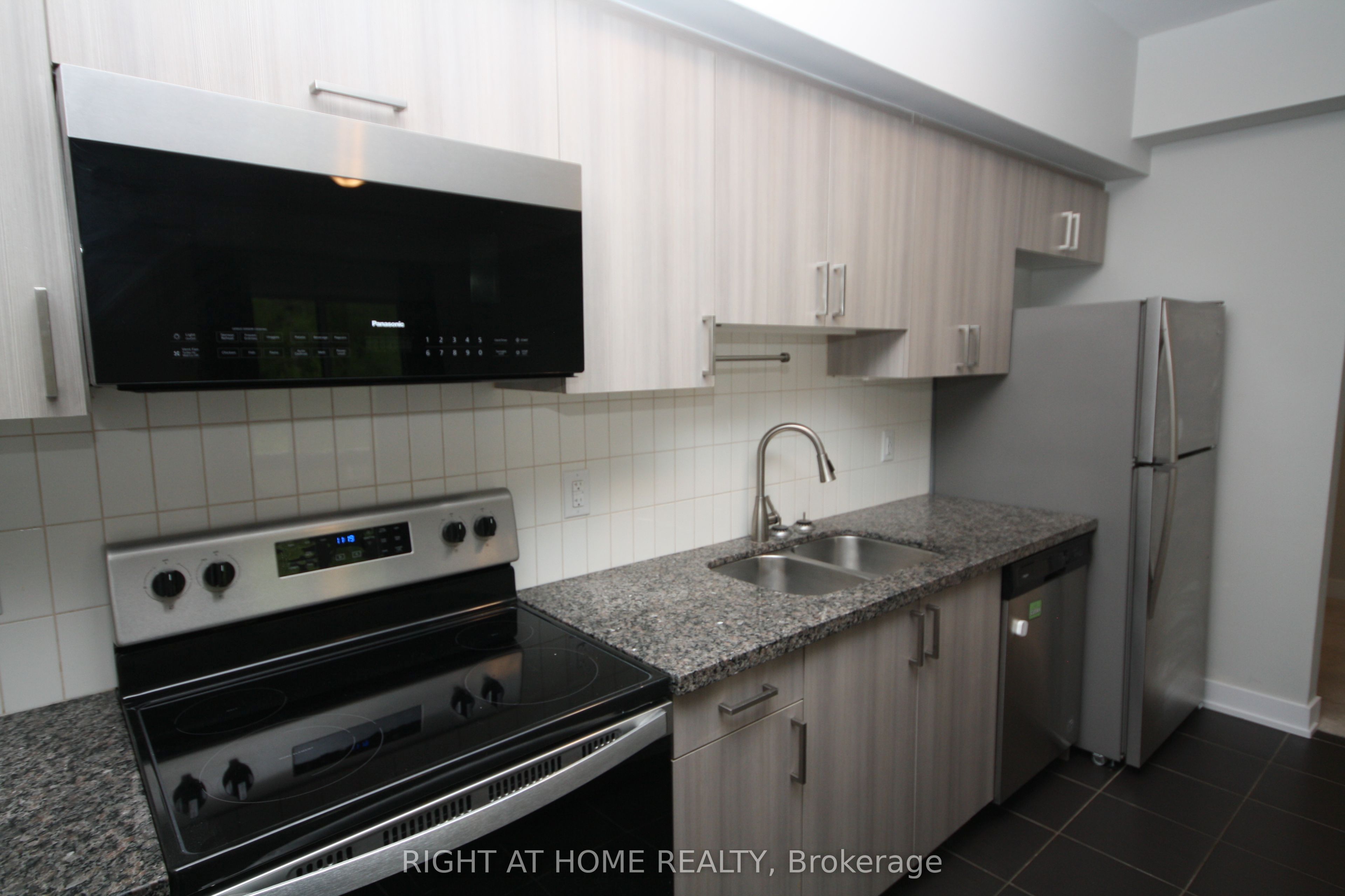 5 Chef Lane 108 Property Photo 10