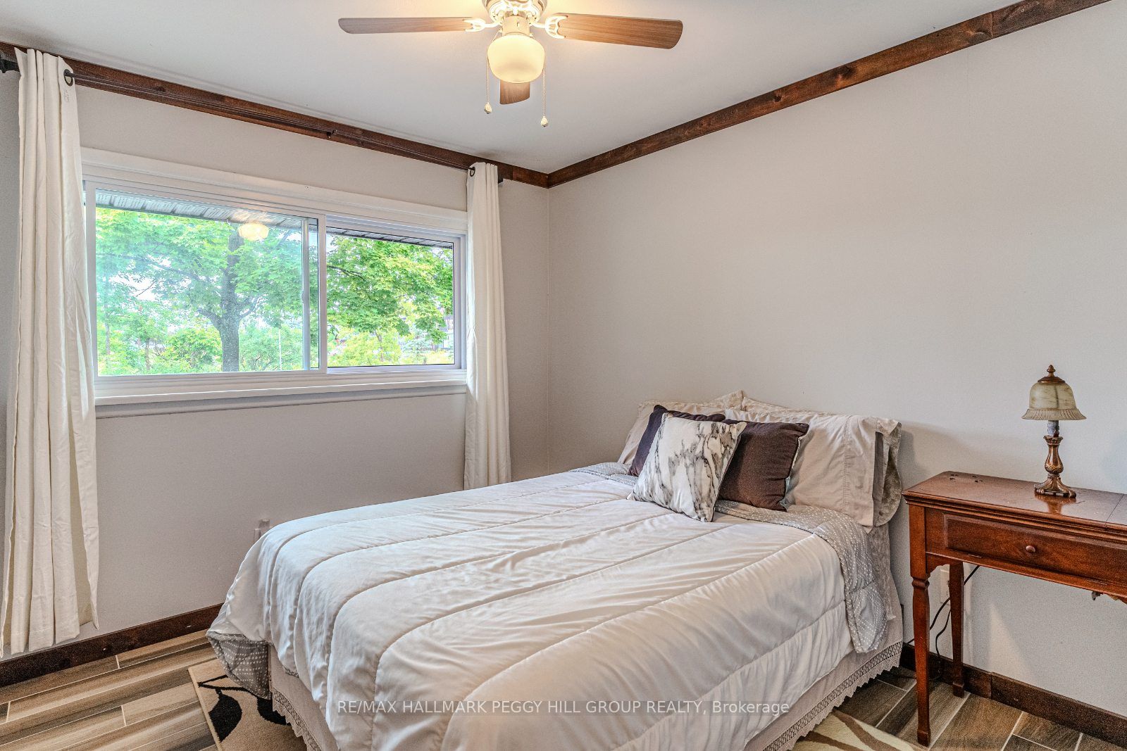 2447 Ridge Road W Property Photo 9
