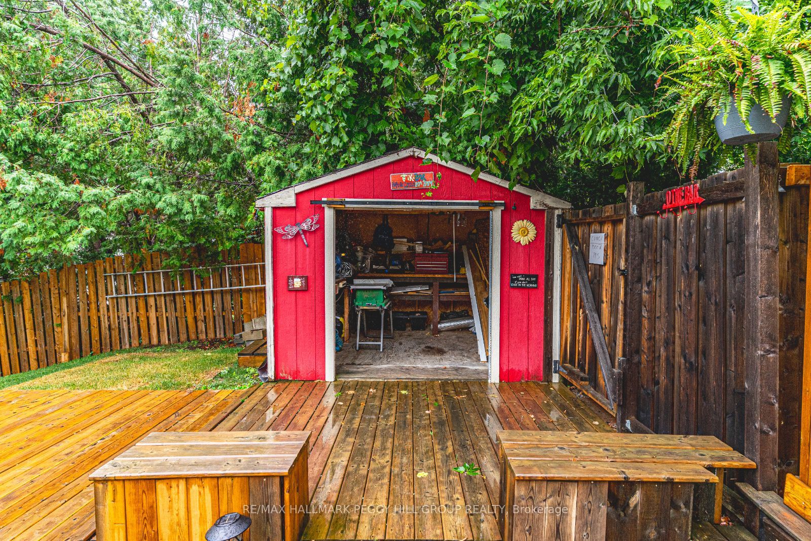 2447 Ridge Road W Property Photo 23