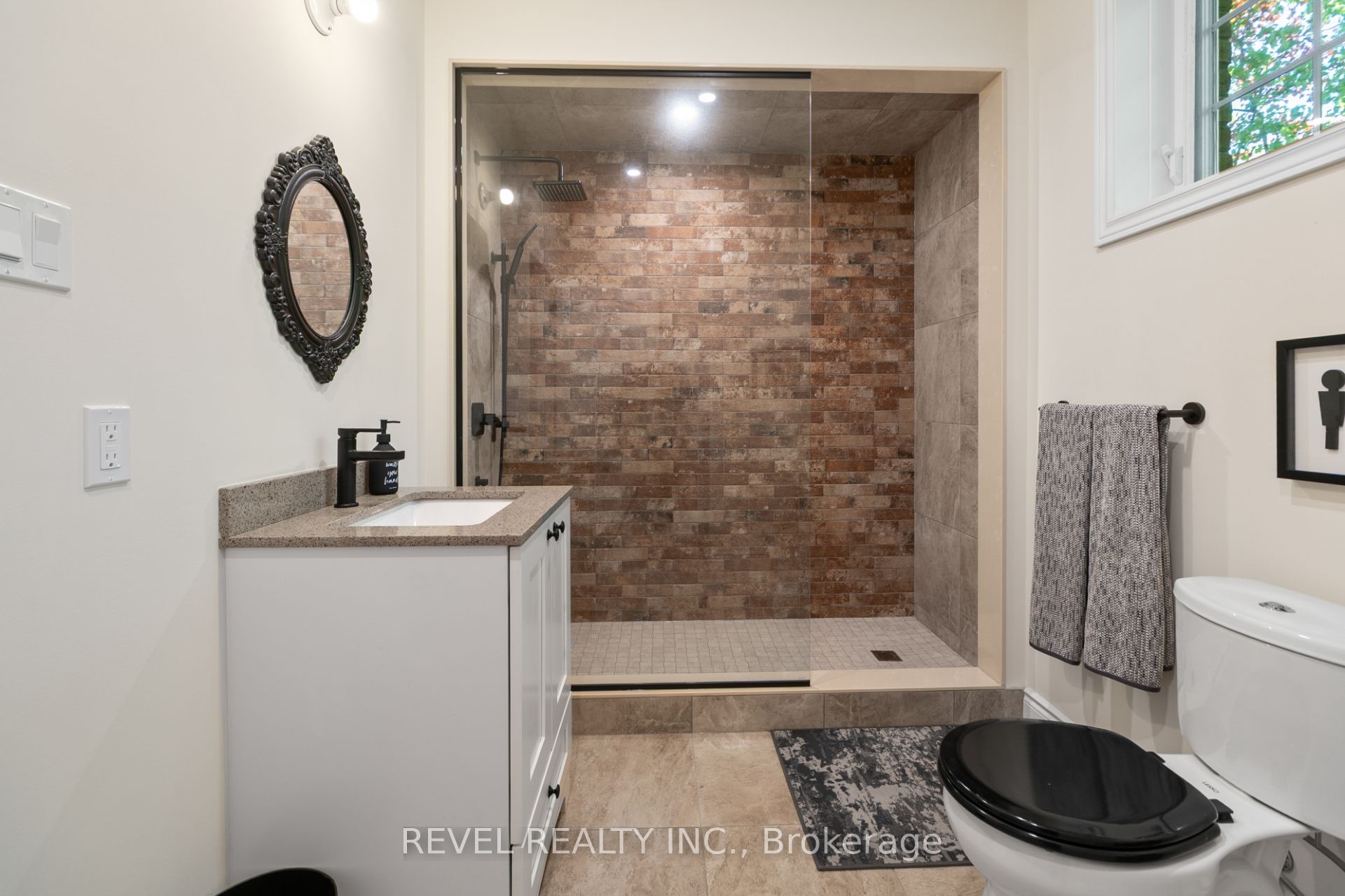 23 Laddie Lane Property Photo 40