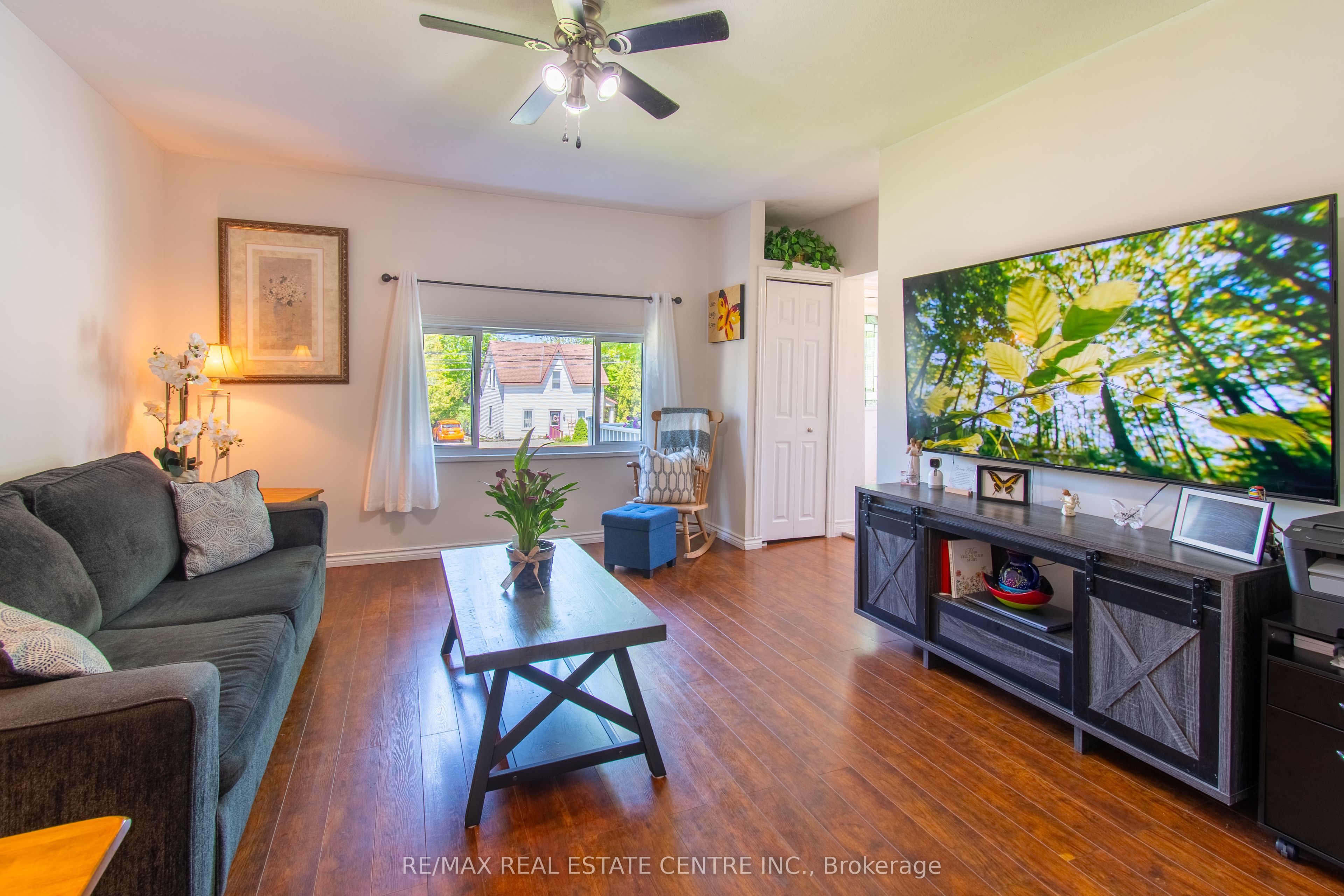 371 William Street Property Photo 8