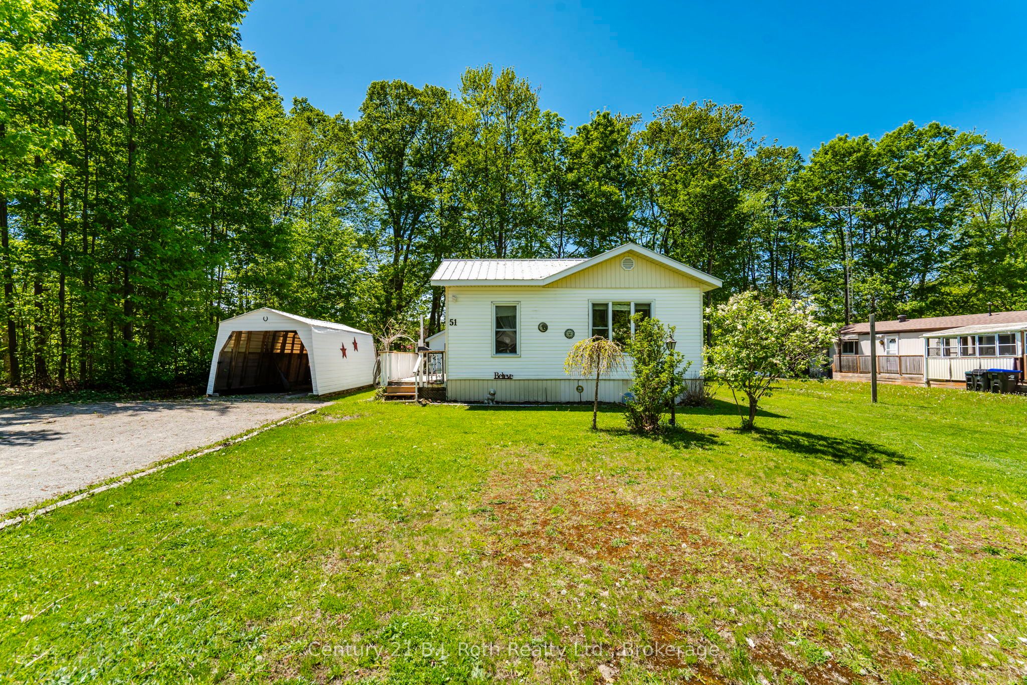 5263 Elliott Side Road 51 Property Photo 5