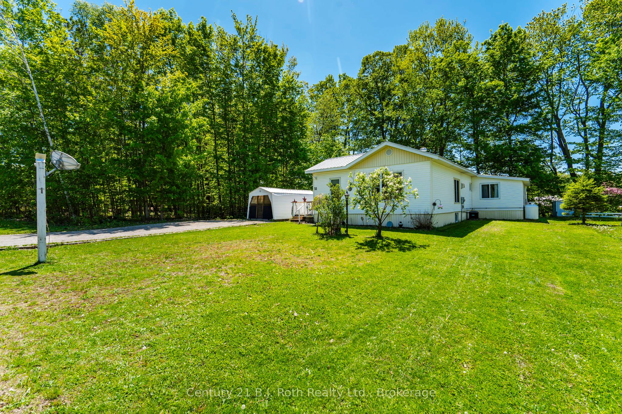 5263 Elliott Side Road 51 Property Photo 6