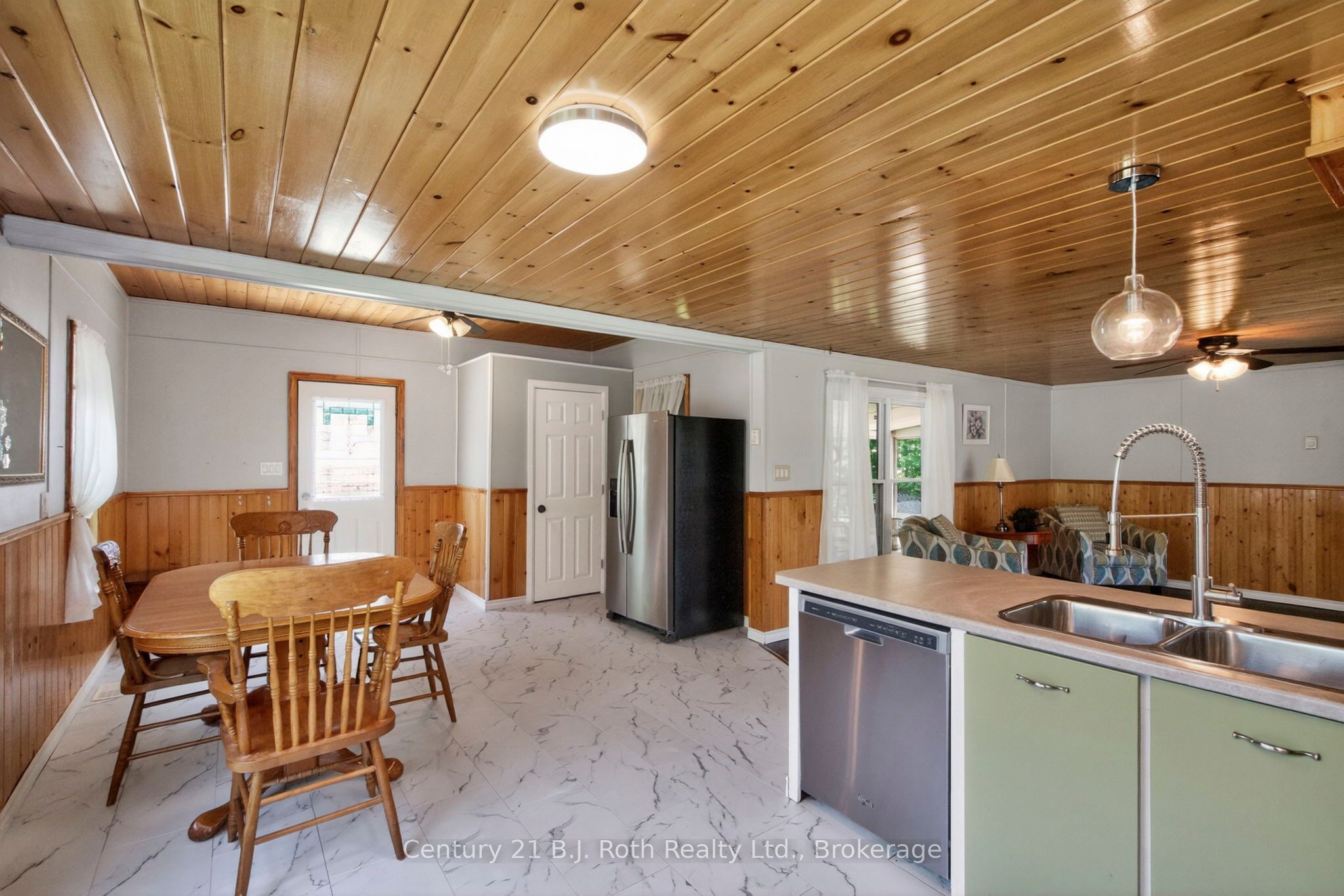 5263 Elliott Side Road 51 Property Photo 17
