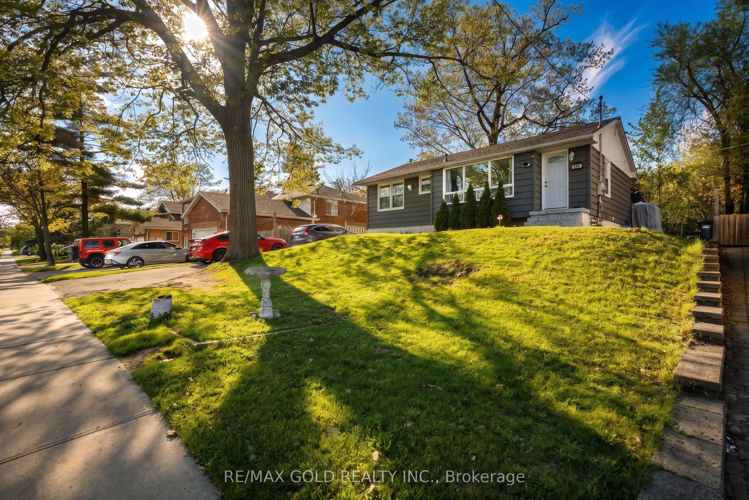 246 Edgehill Drive Property Photo 1