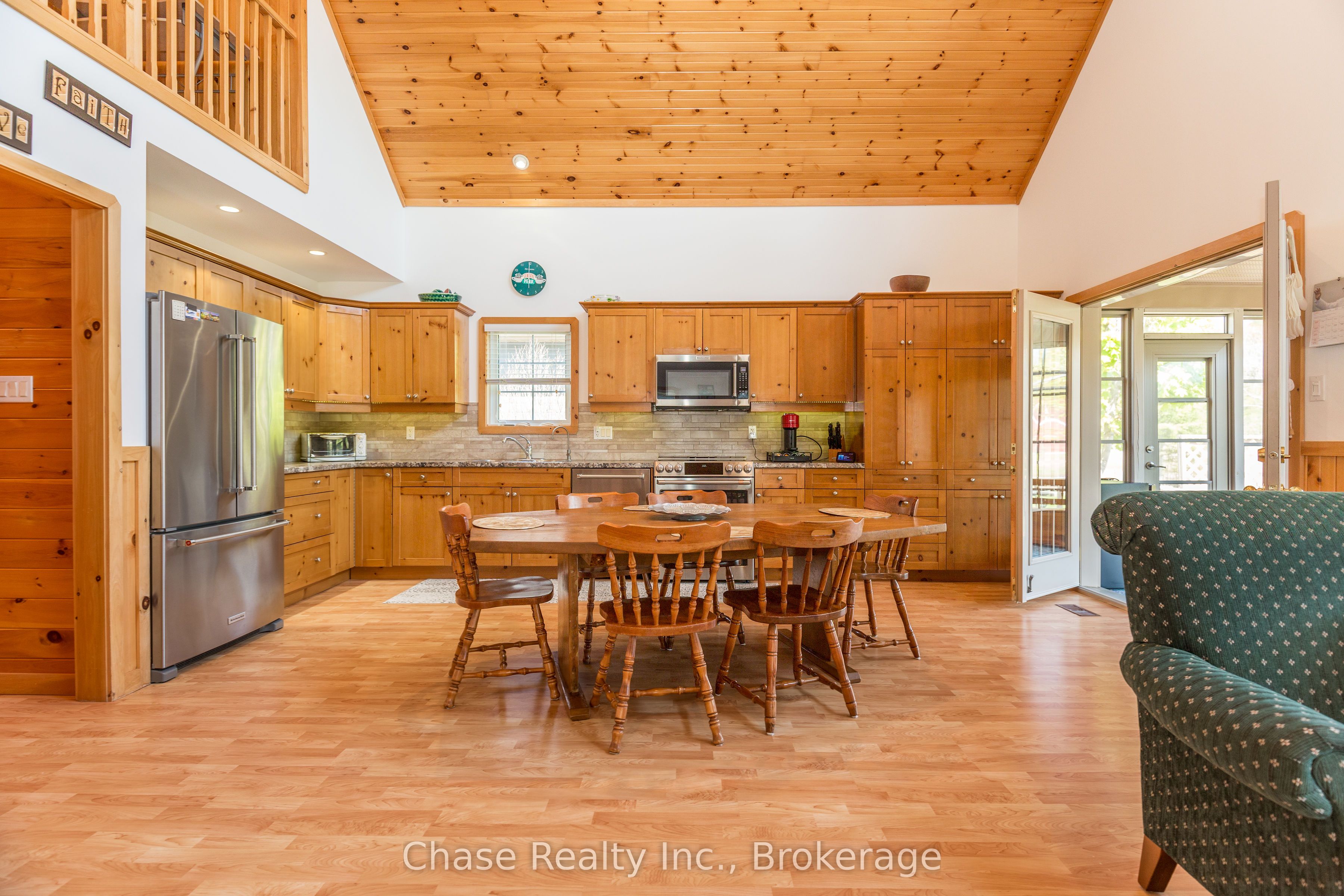 47 Madawaska Trail Property Photo 6