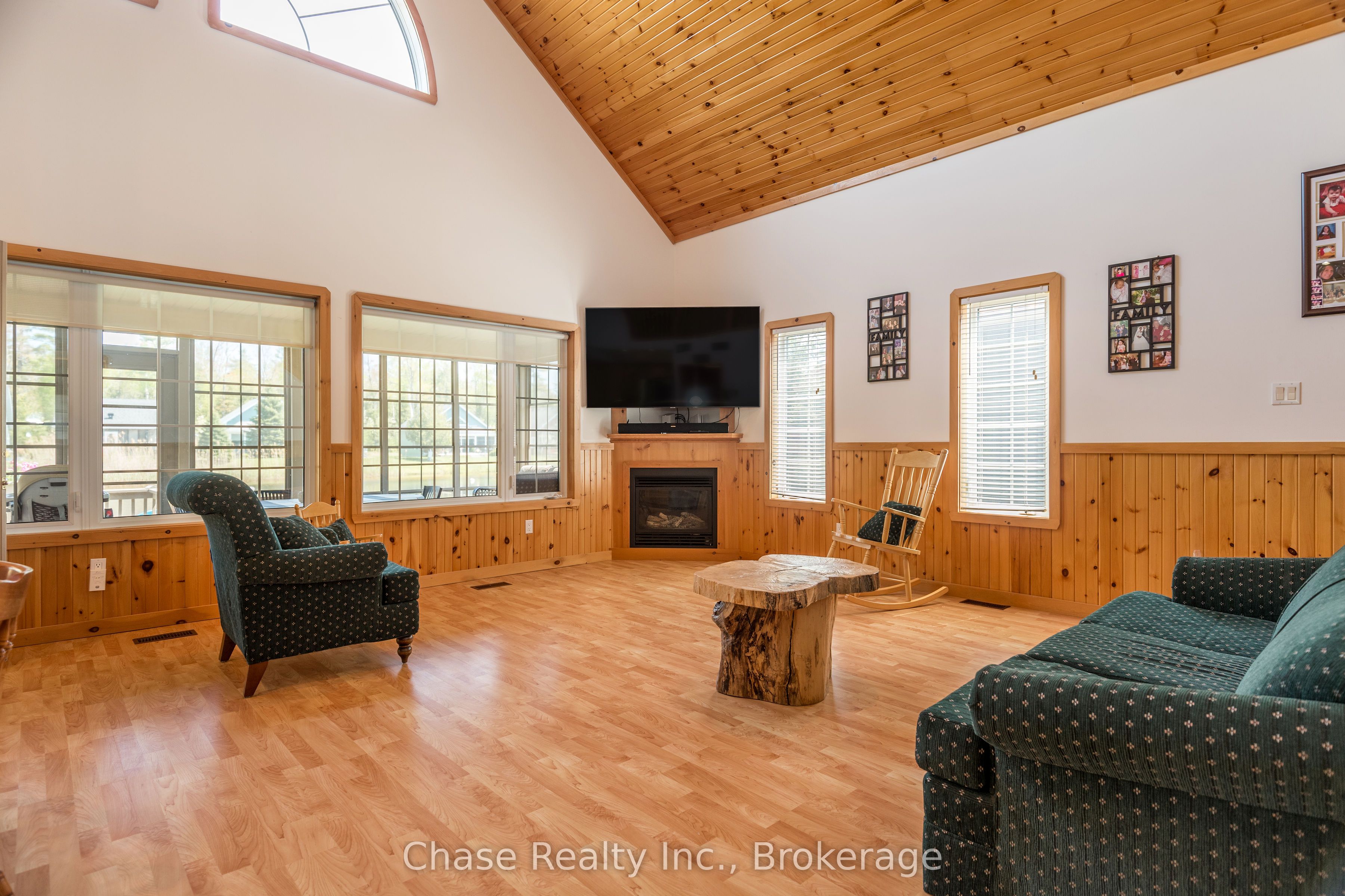47 Madawaska Trail Property Photo 9