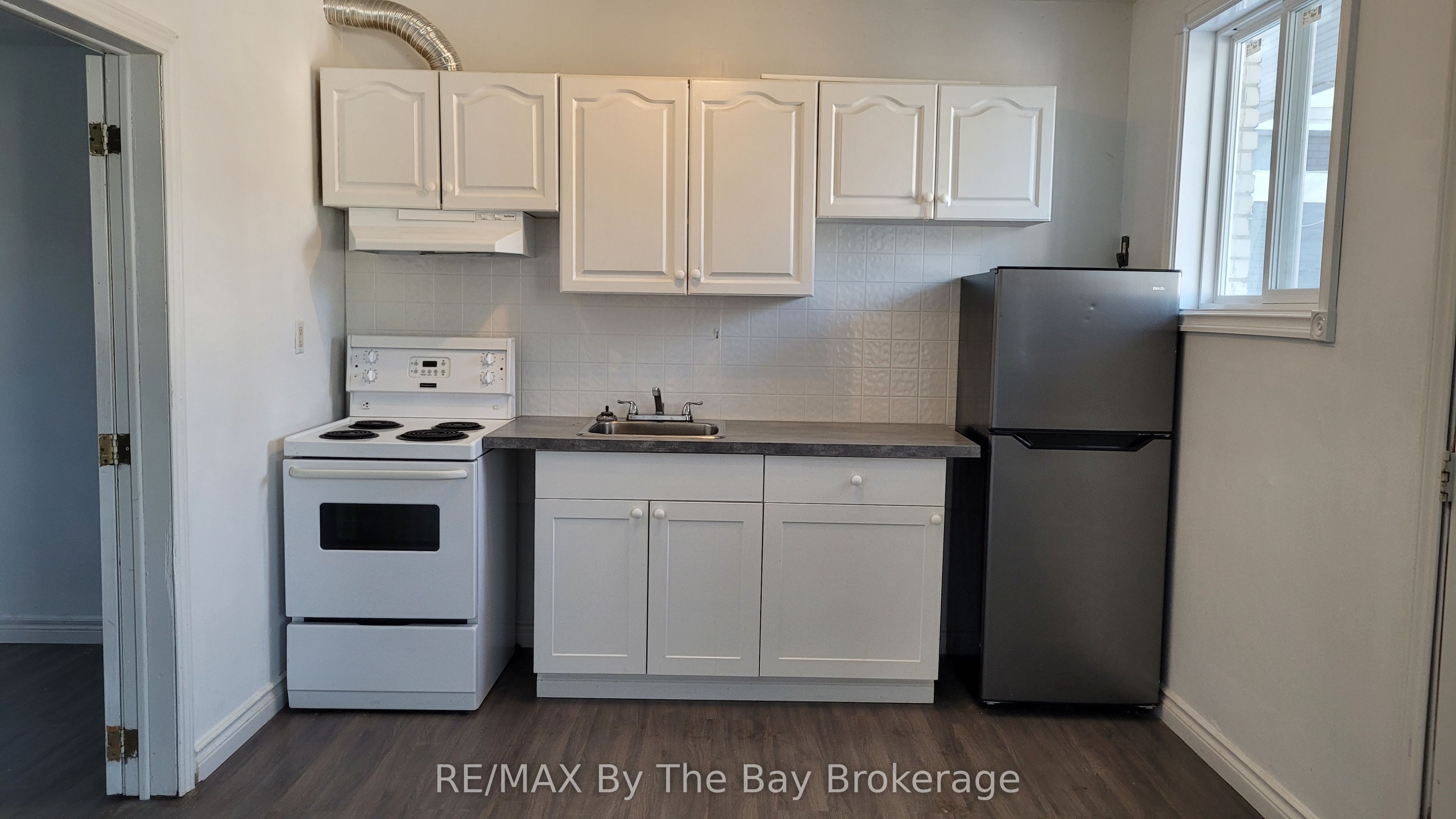 280 River Road E B12 Property Photo 3