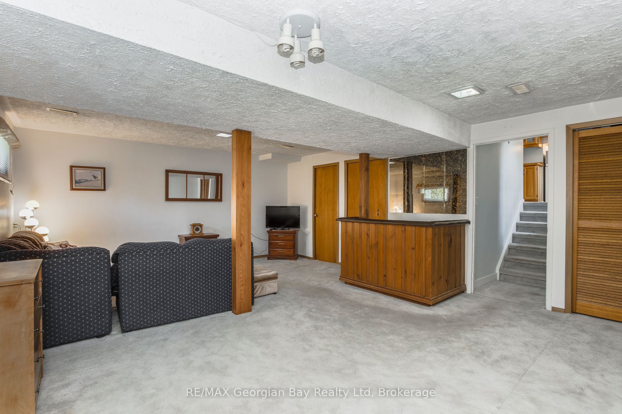 1010 Glen Eagles Crescent Property Photo 15