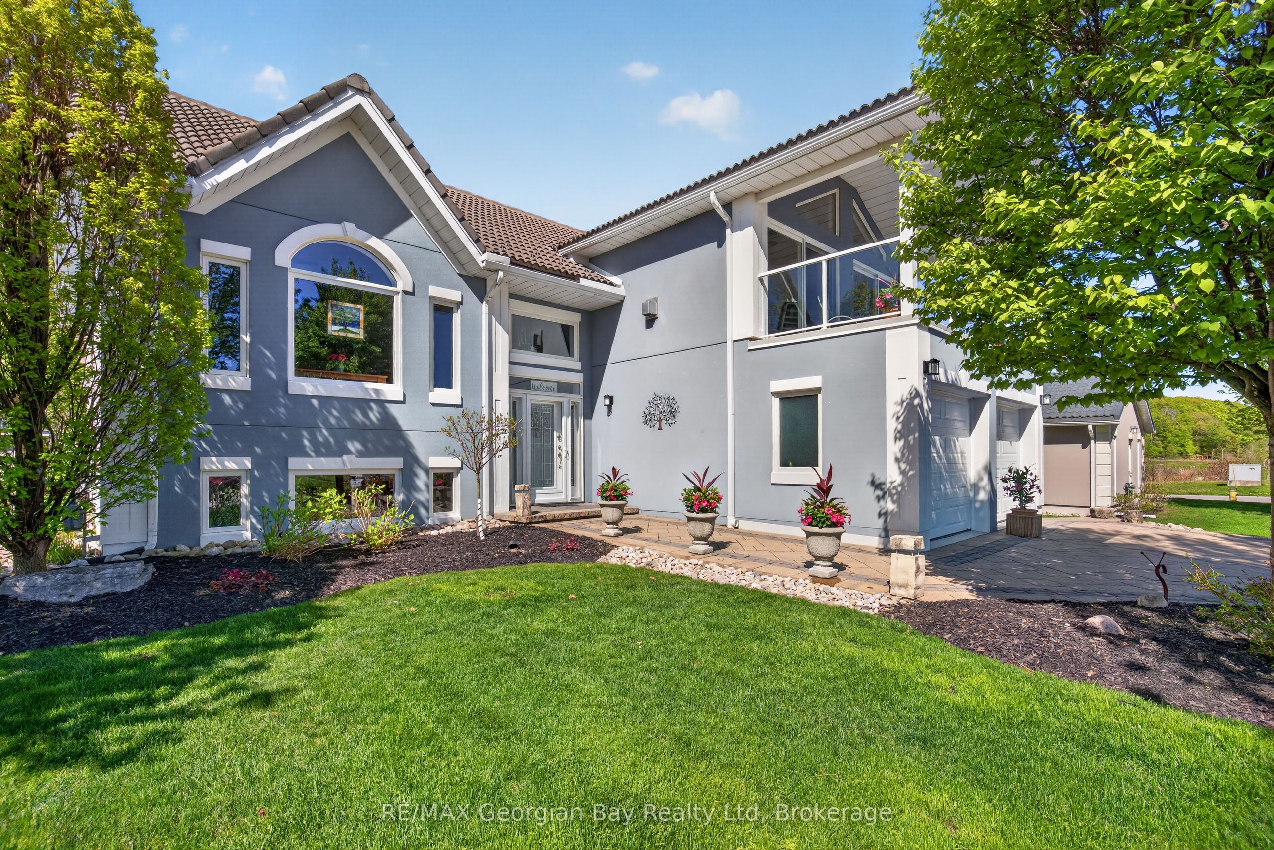 656 Aberdeen Boulevard Property Photo 1