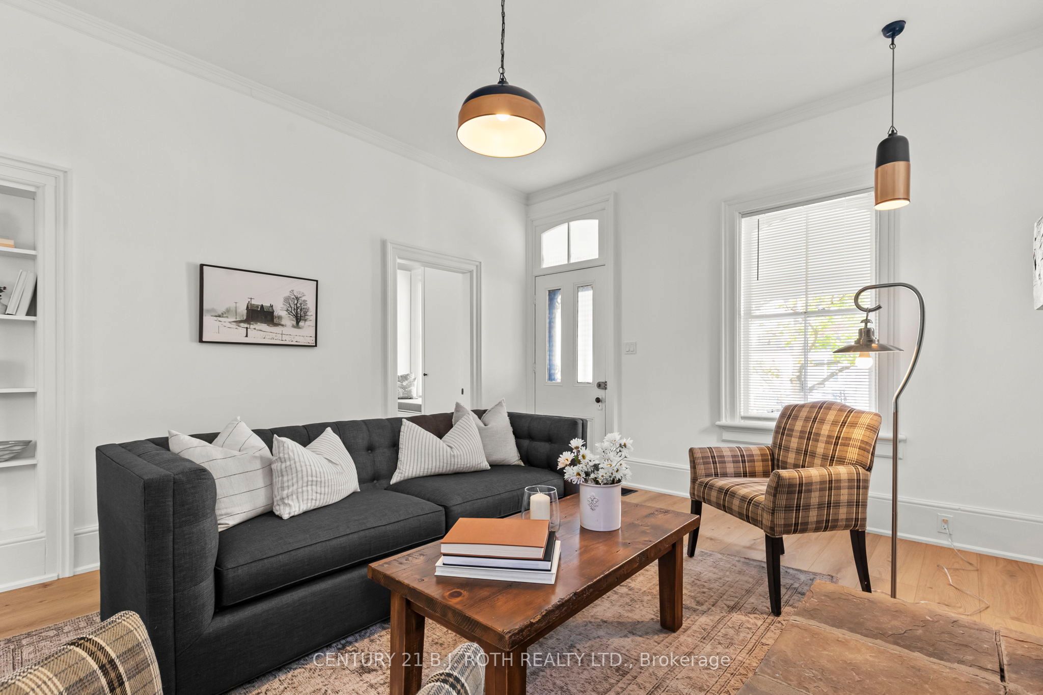 13 Nelson Square E Property Photo 5