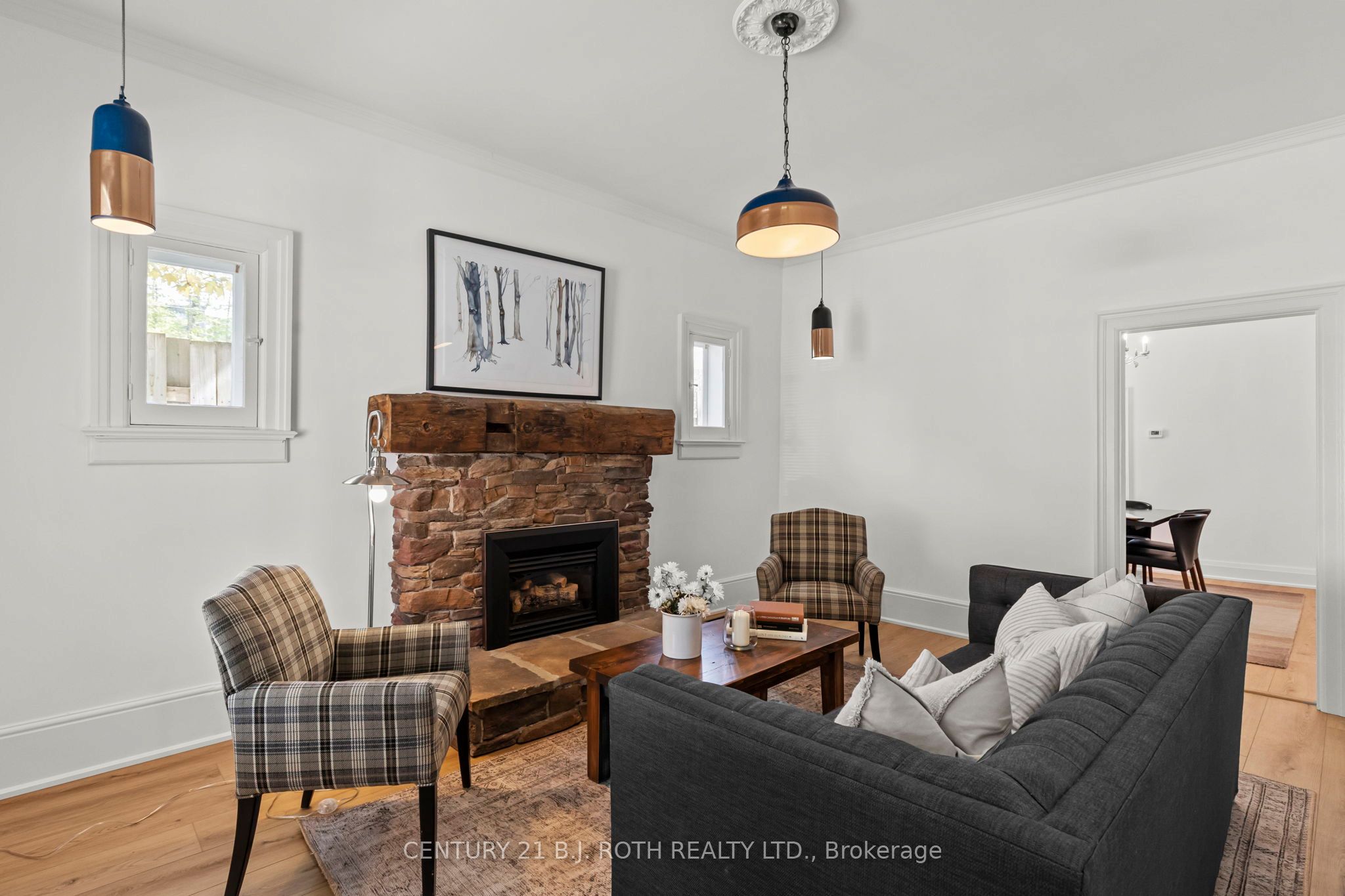 13 Nelson Square E Property Photo 6
