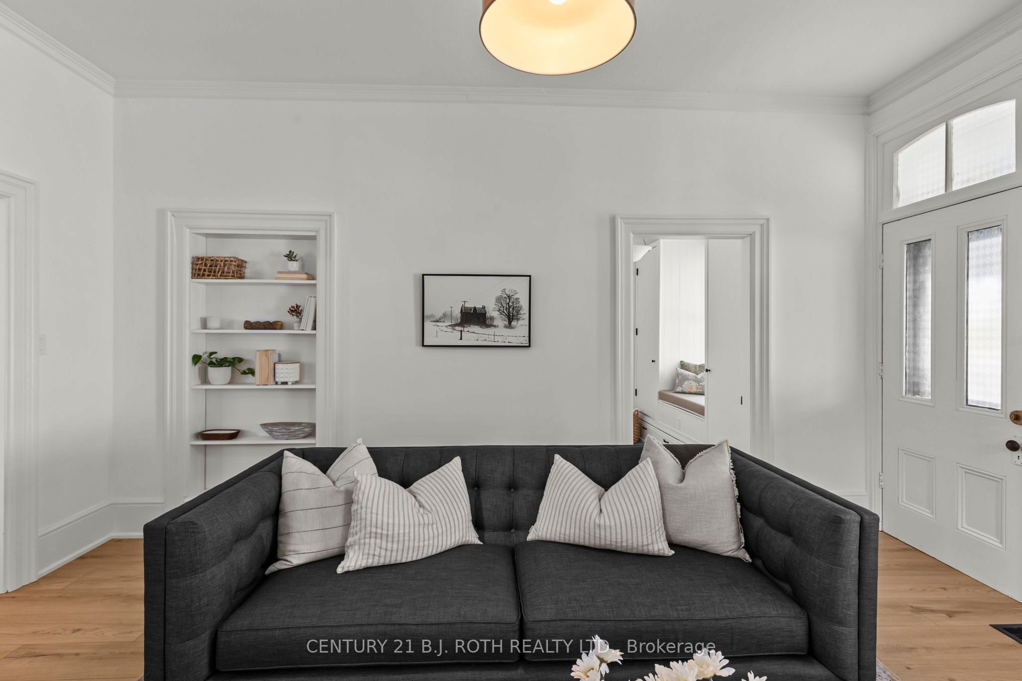 13 Nelson Square E Property Photo 9