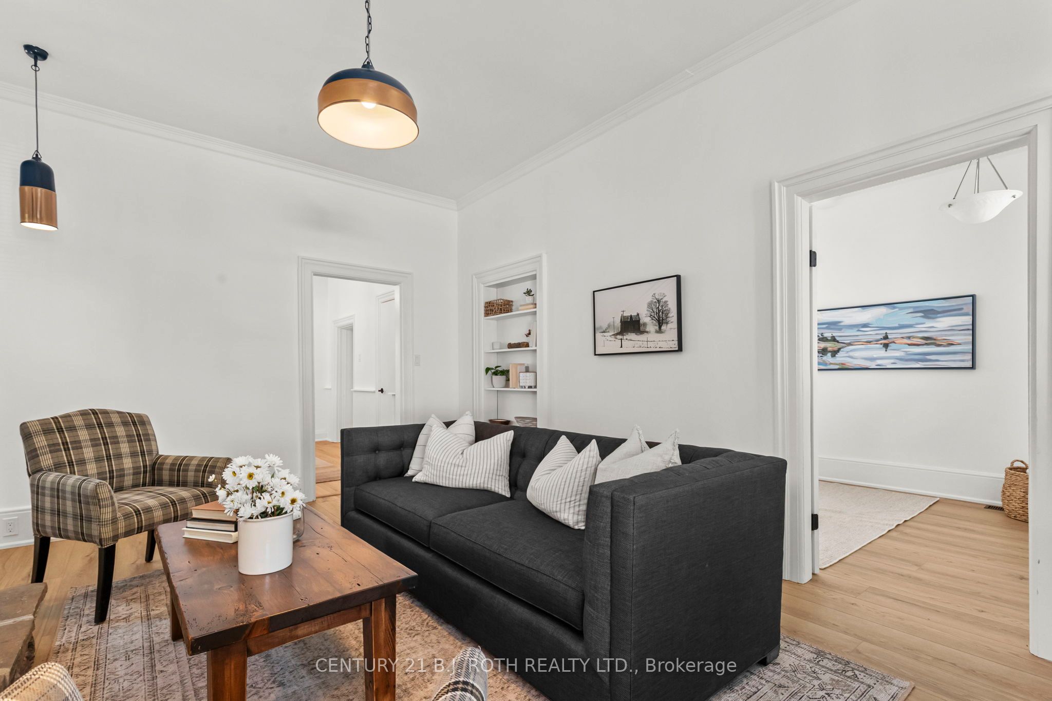 13 Nelson Square E Property Photo 10