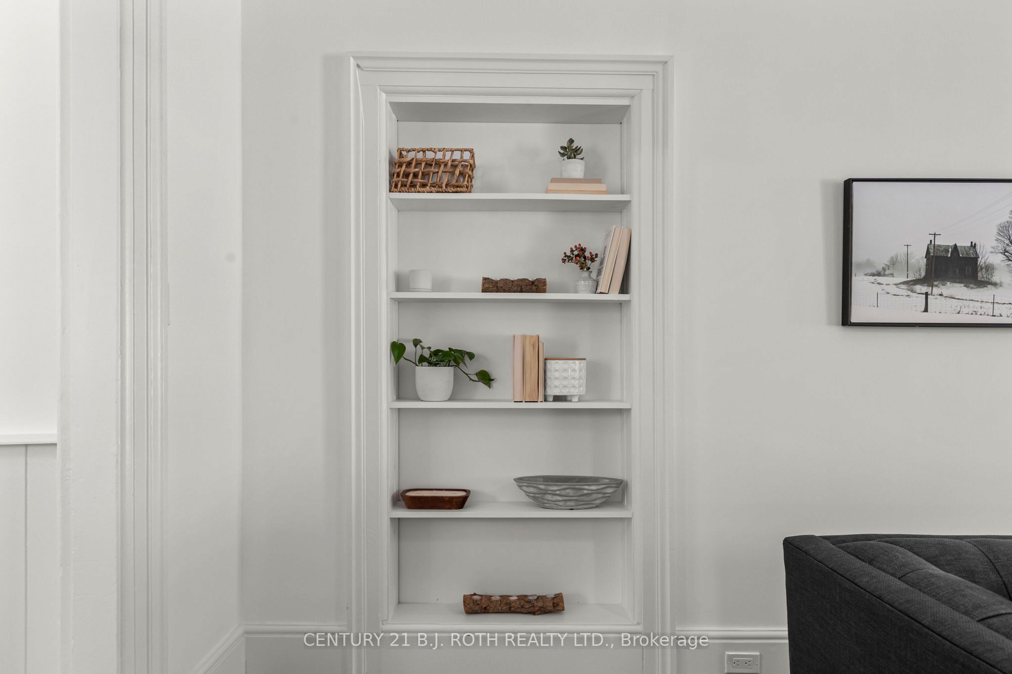 13 Nelson Square E Property Photo 11