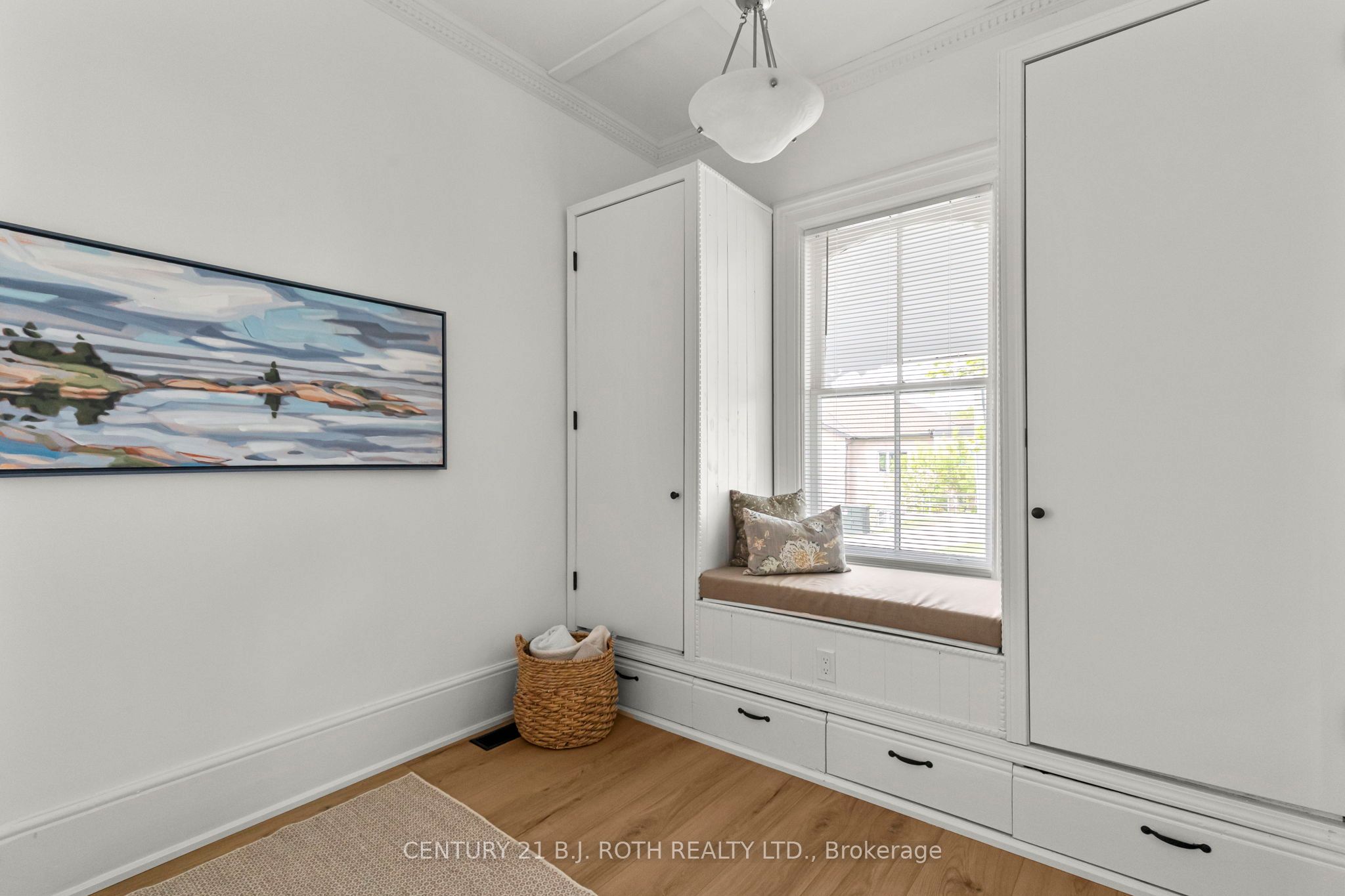 13 Nelson Square E Property Photo 15