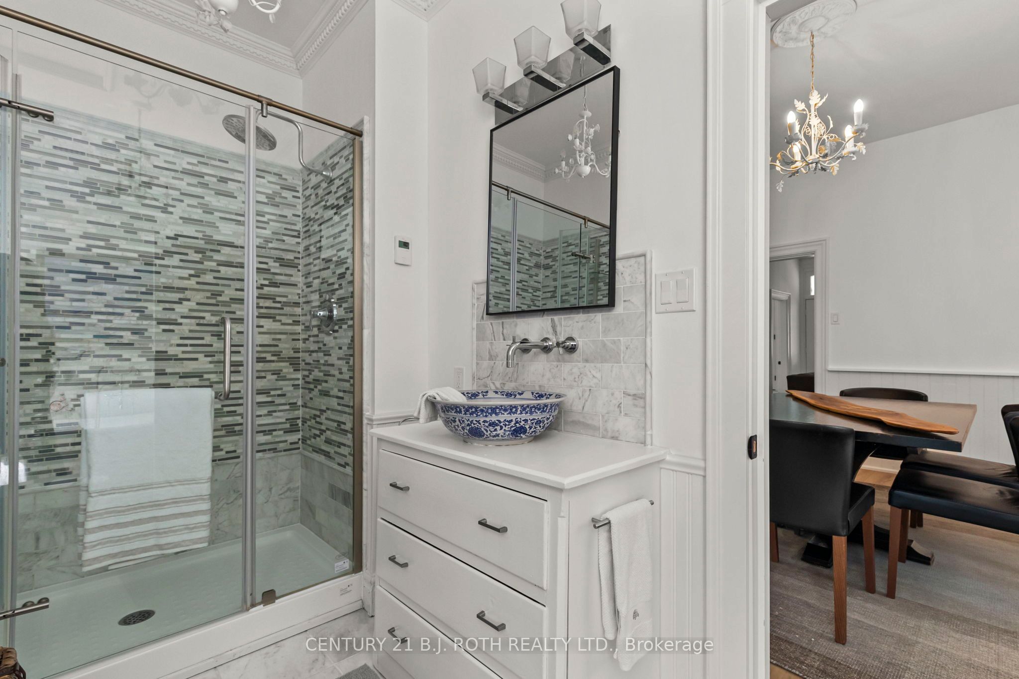 13 Nelson Square E Property Photo 22