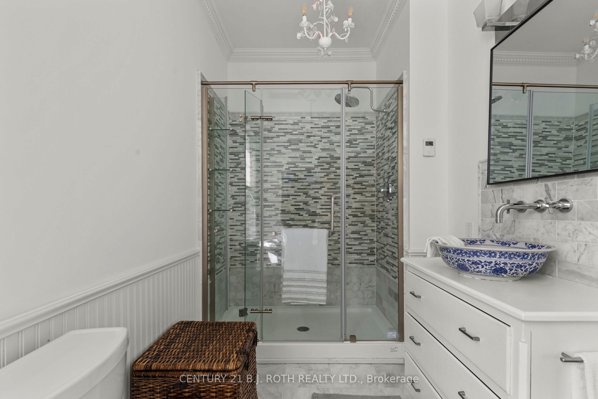 13 Nelson Square E Property Photo 23