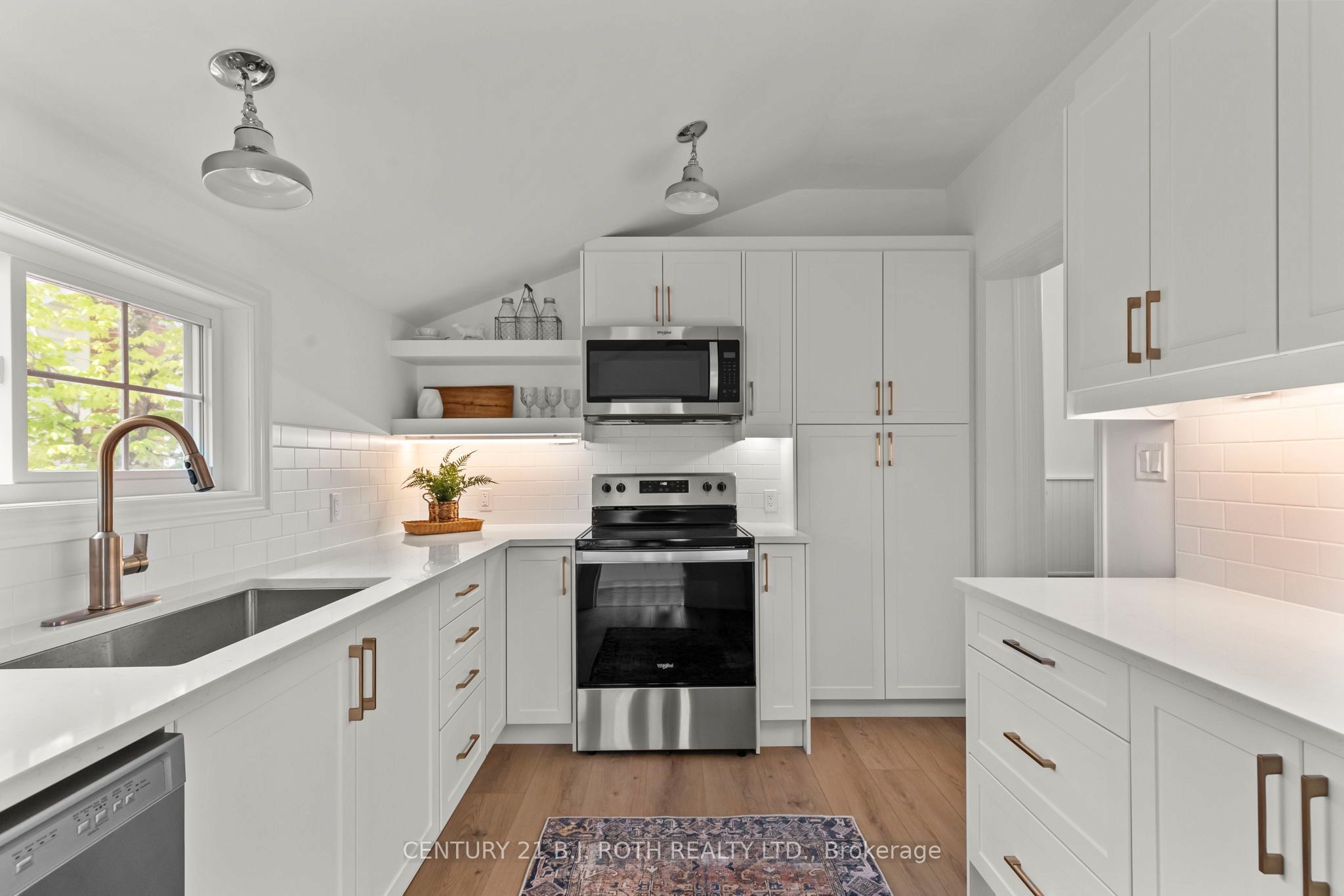 13 Nelson Square E Property Photo 29