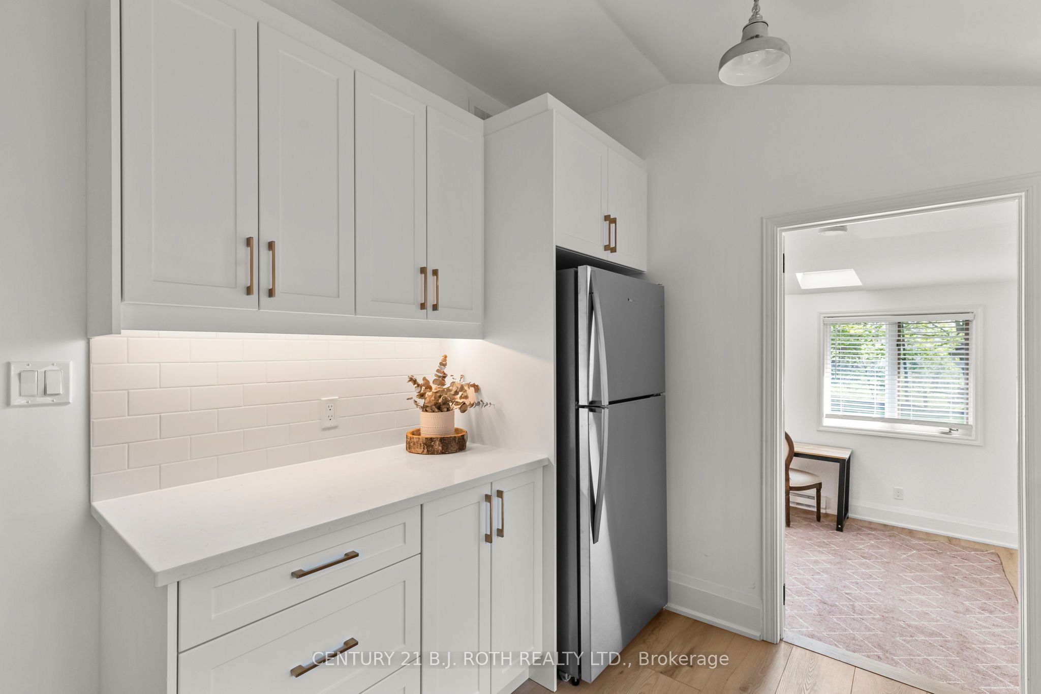 13 Nelson Square E Property Photo 31