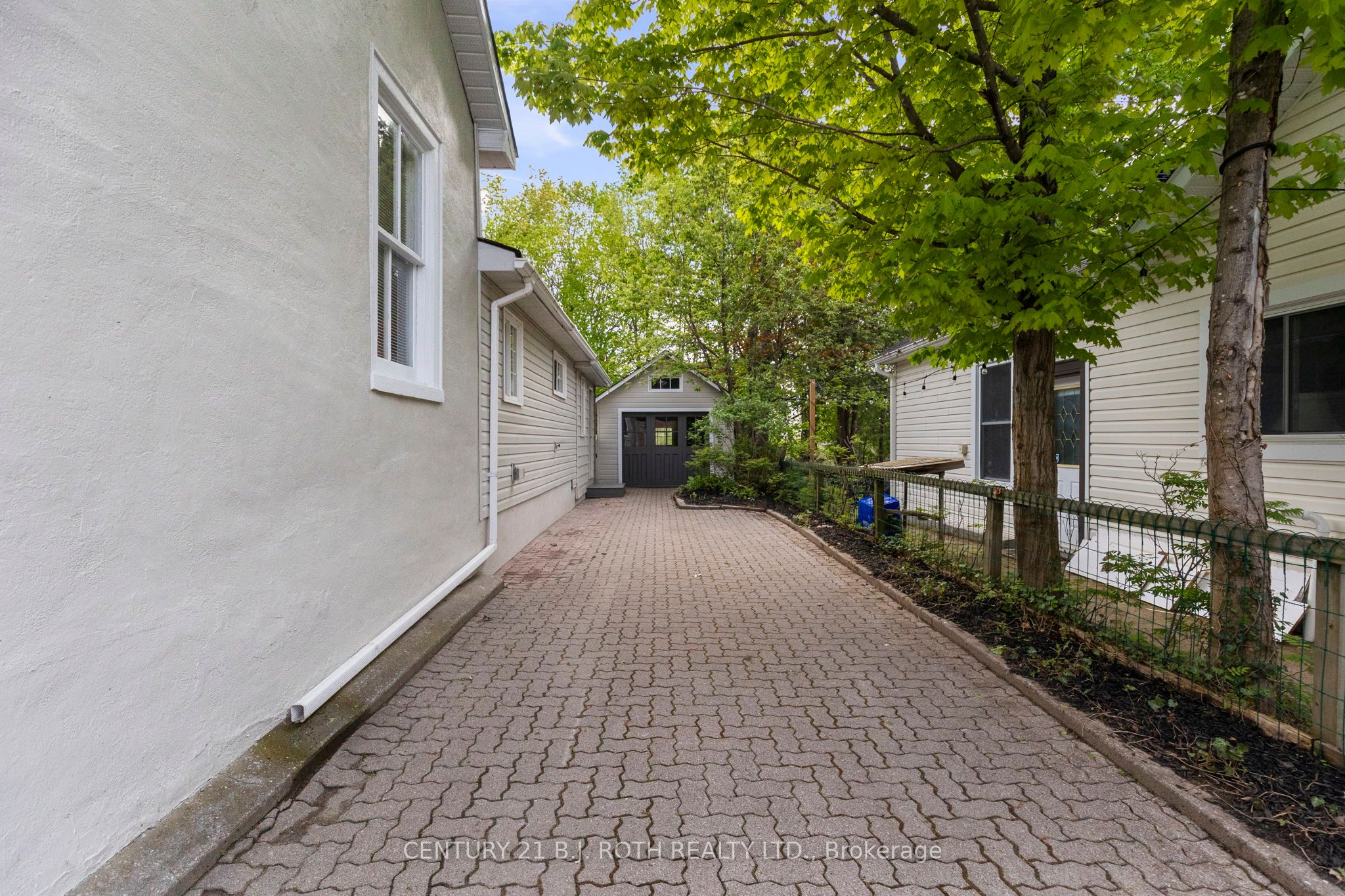13 Nelson Square E Property Photo 43