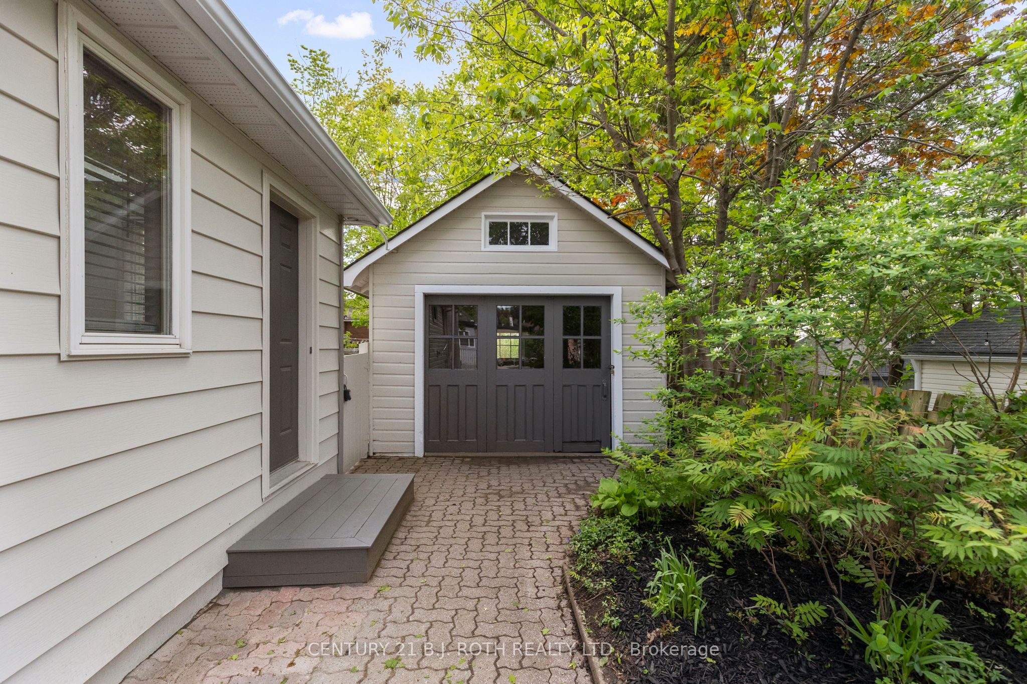 13 Nelson Square E Property Photo 44
