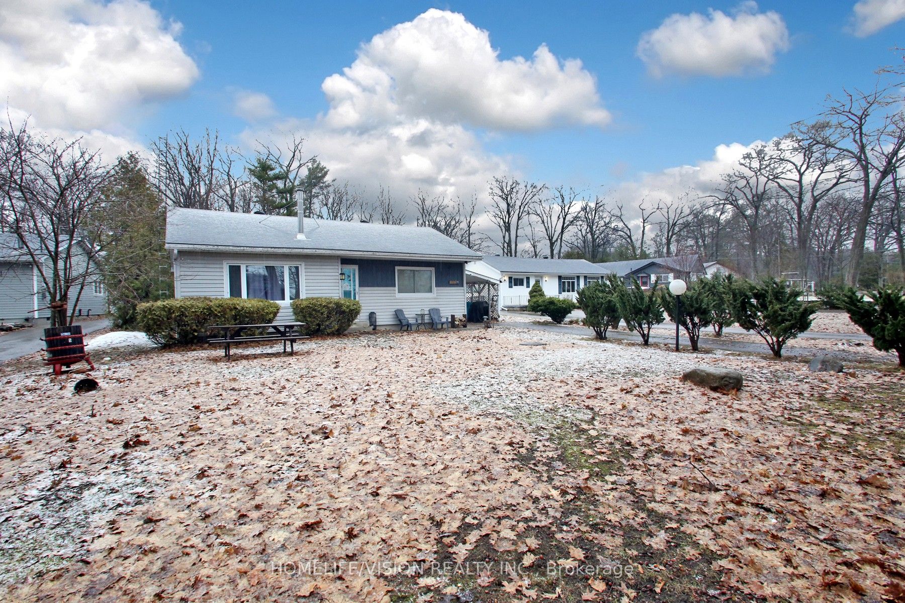 1807 Tiny Beaches Road S Property Photo 1