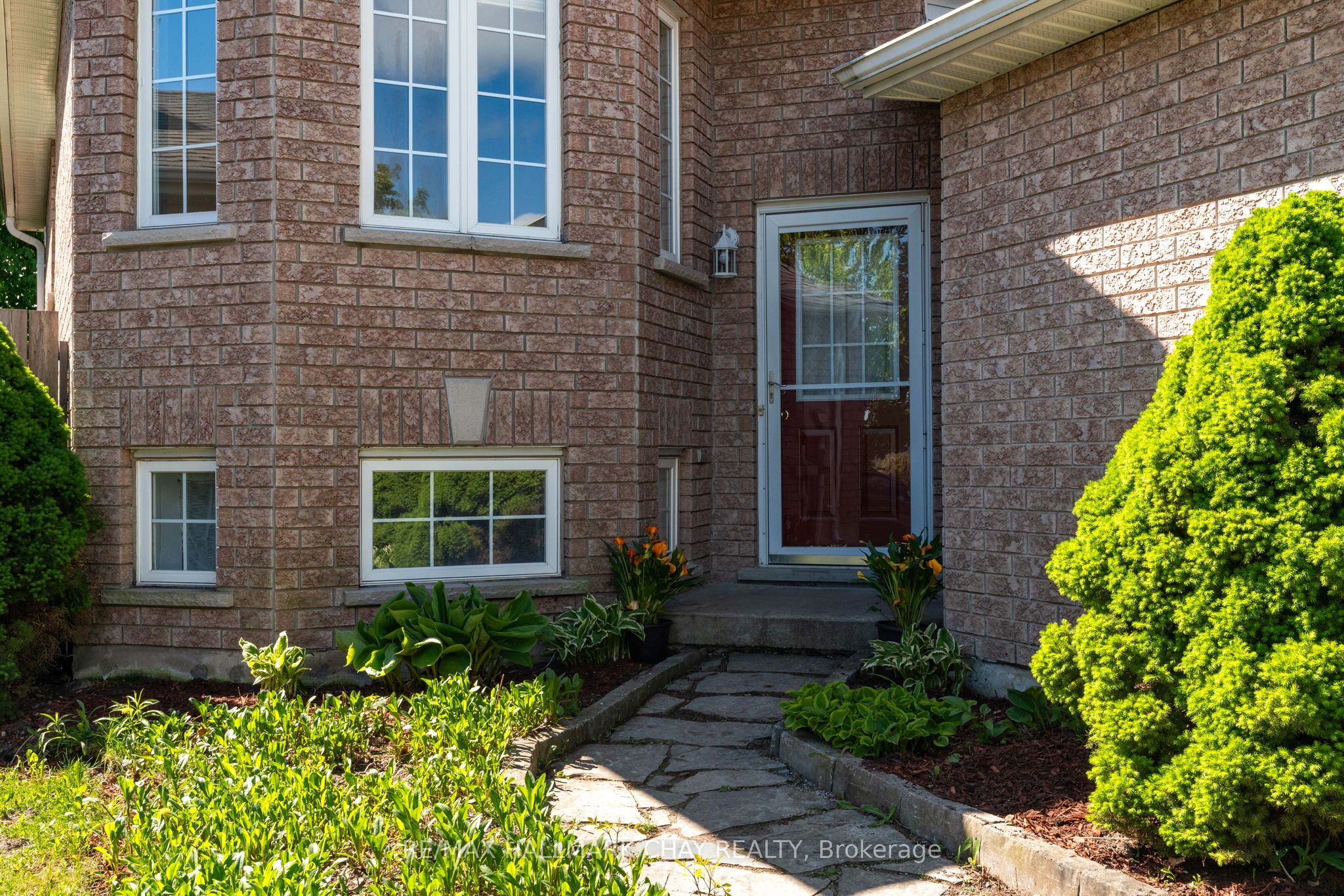 63 Masters Drive Property Photo 3