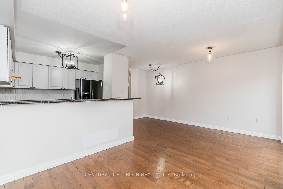 430 Mapleview Drive E 18 Property Photo 13