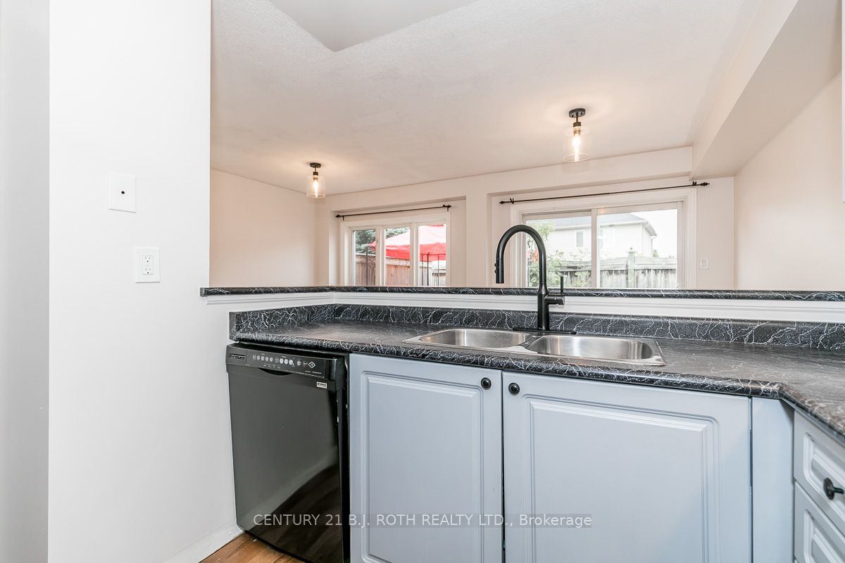 430 Mapleview Drive E 18 Property Photo 18