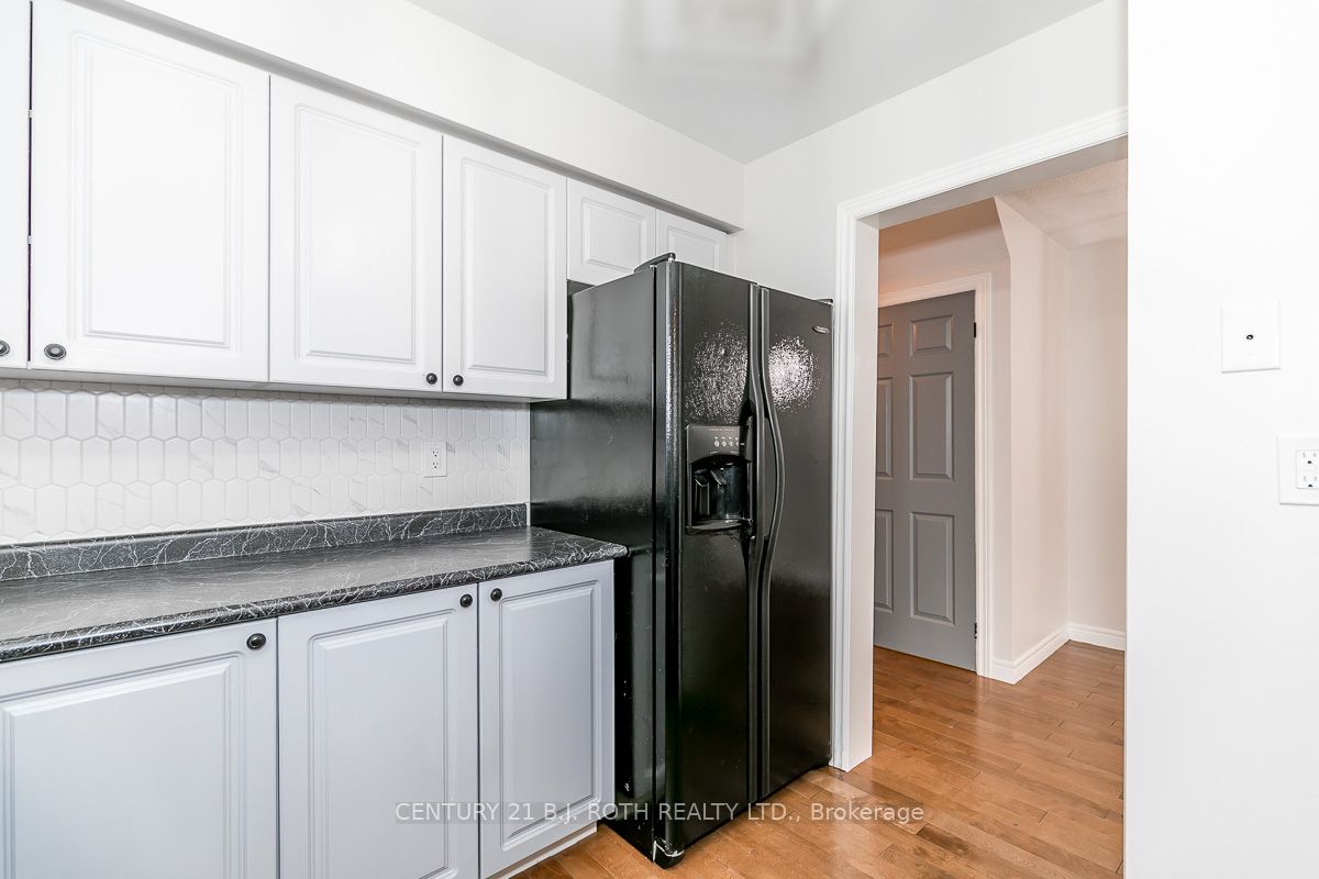 430 Mapleview Drive E 18 Property Photo 19
