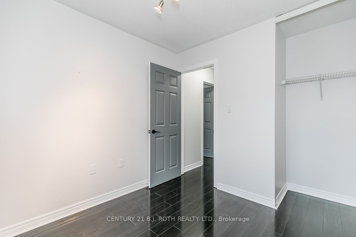 430 Mapleview Drive E 18 Property Photo 24