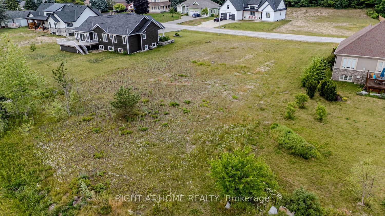 8 Deanna Drive Property Photo 11