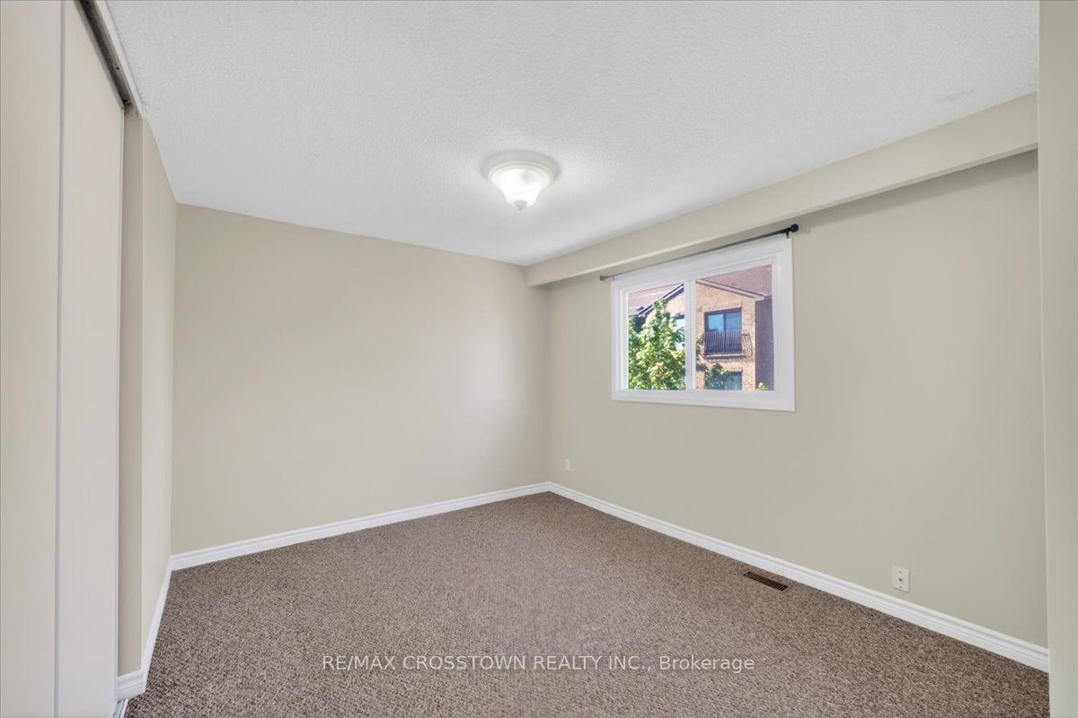 1095 Mississaga Street W 121 Property Photo 21