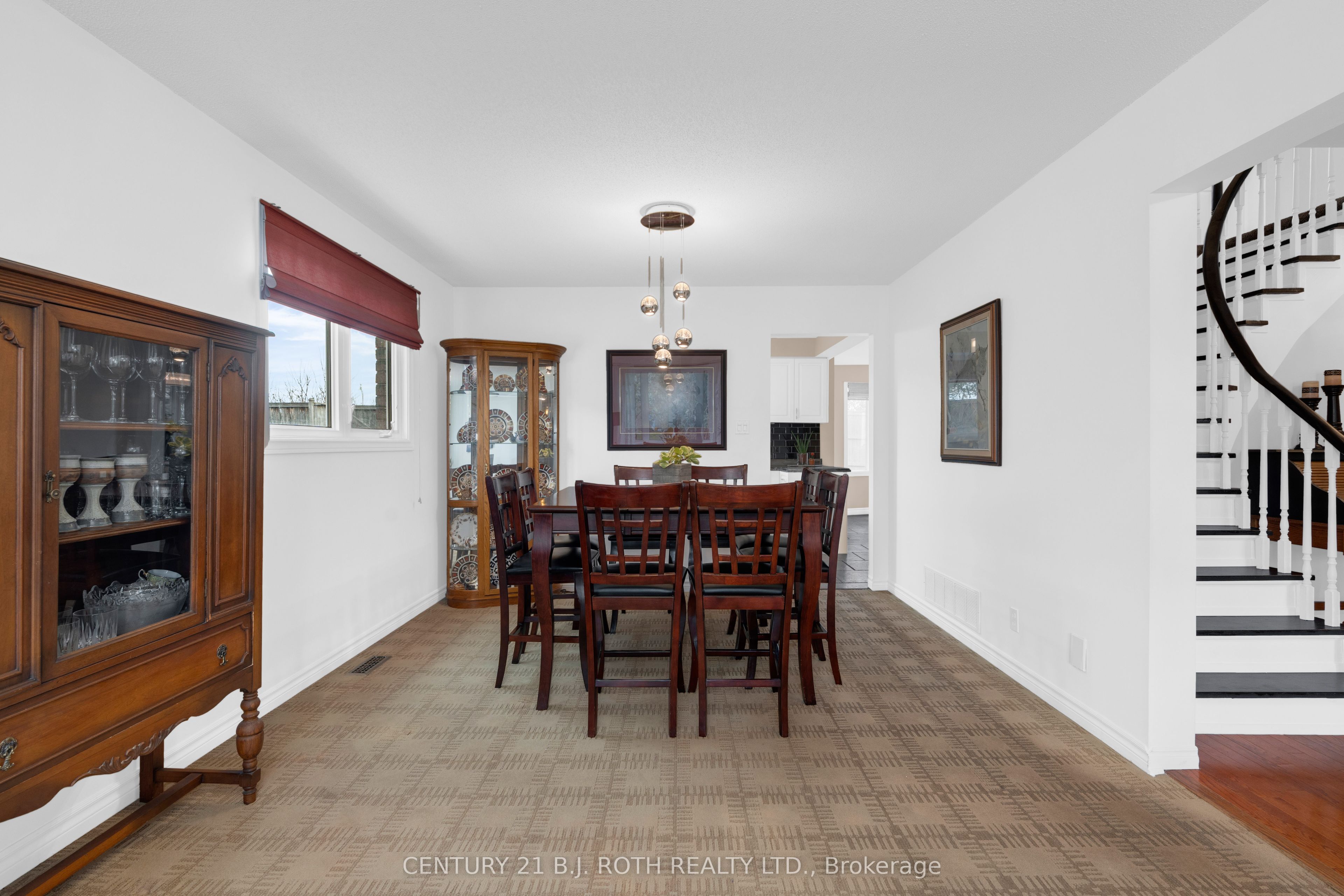 37 Laurentian Lane Property Photo 10