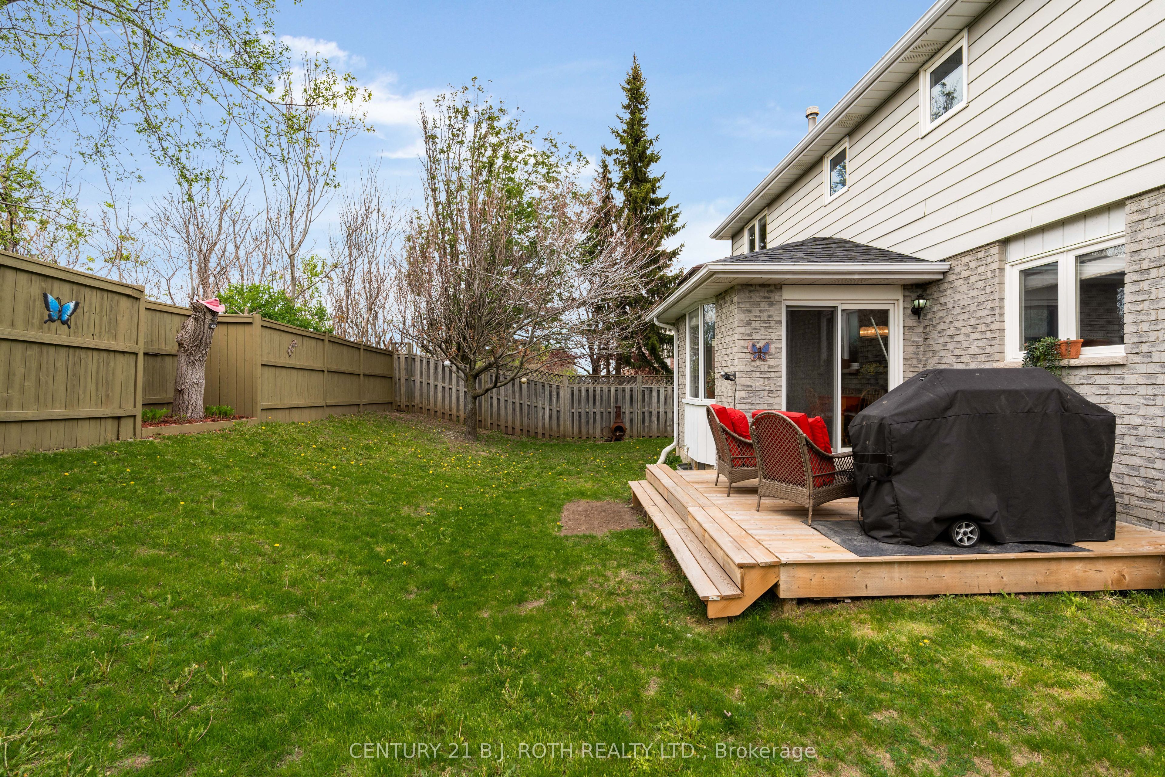 37 Laurentian Lane Property Photo 18