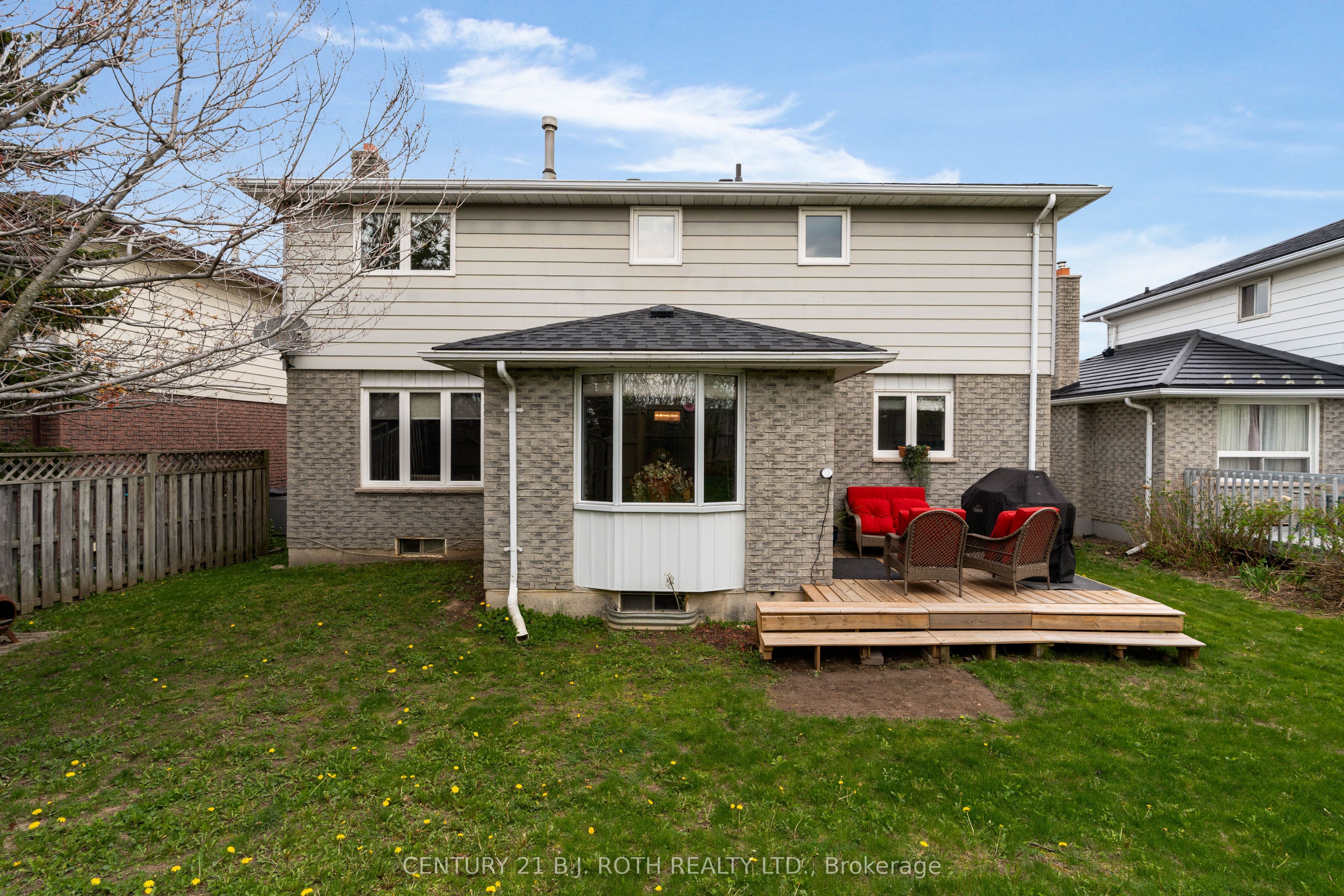 37 Laurentian Lane Property Photo 19