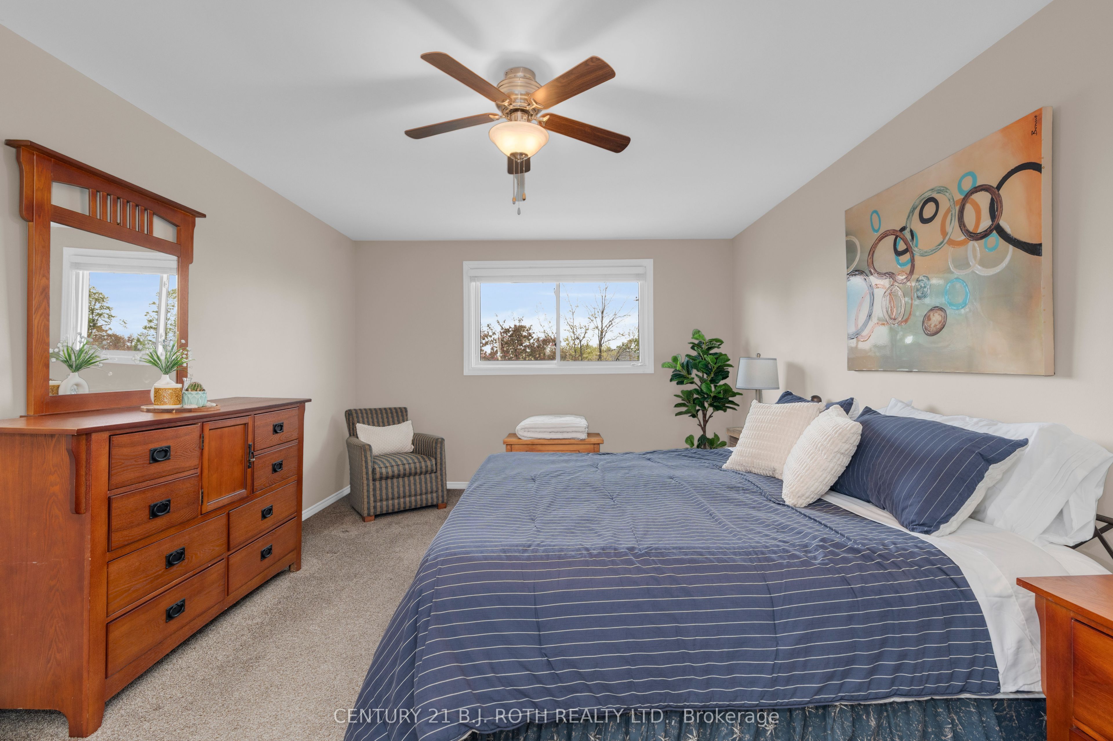37 Laurentian Lane Property Photo 25