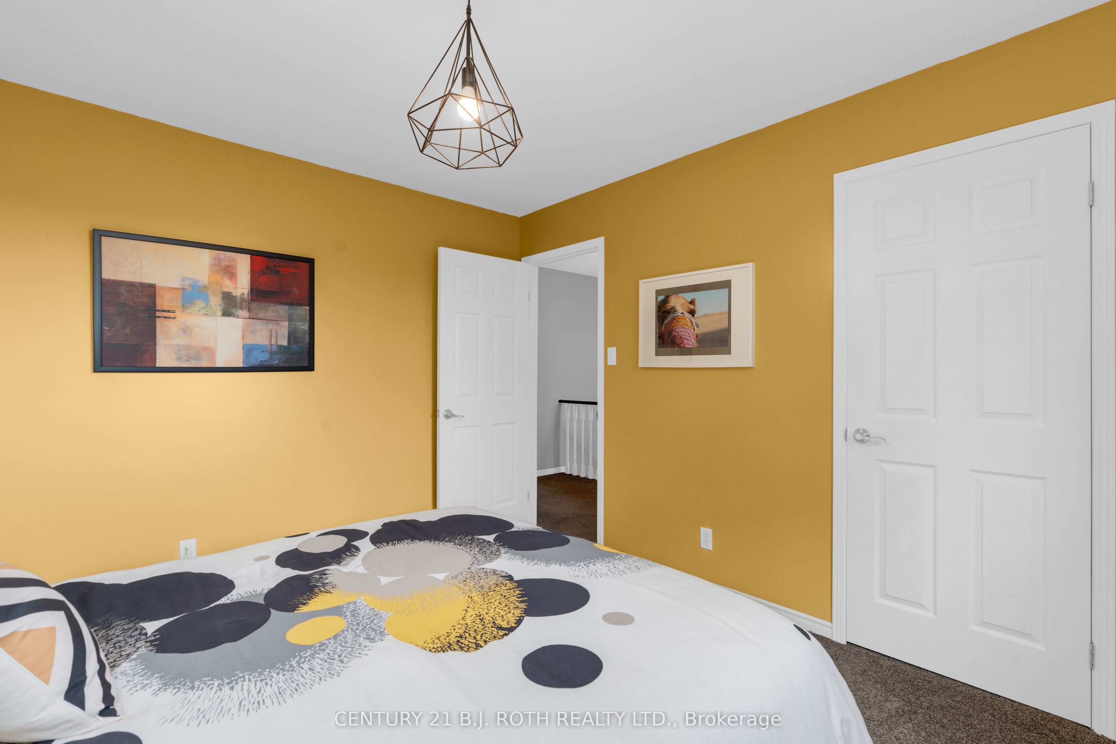 37 Laurentian Lane Property Photo 33