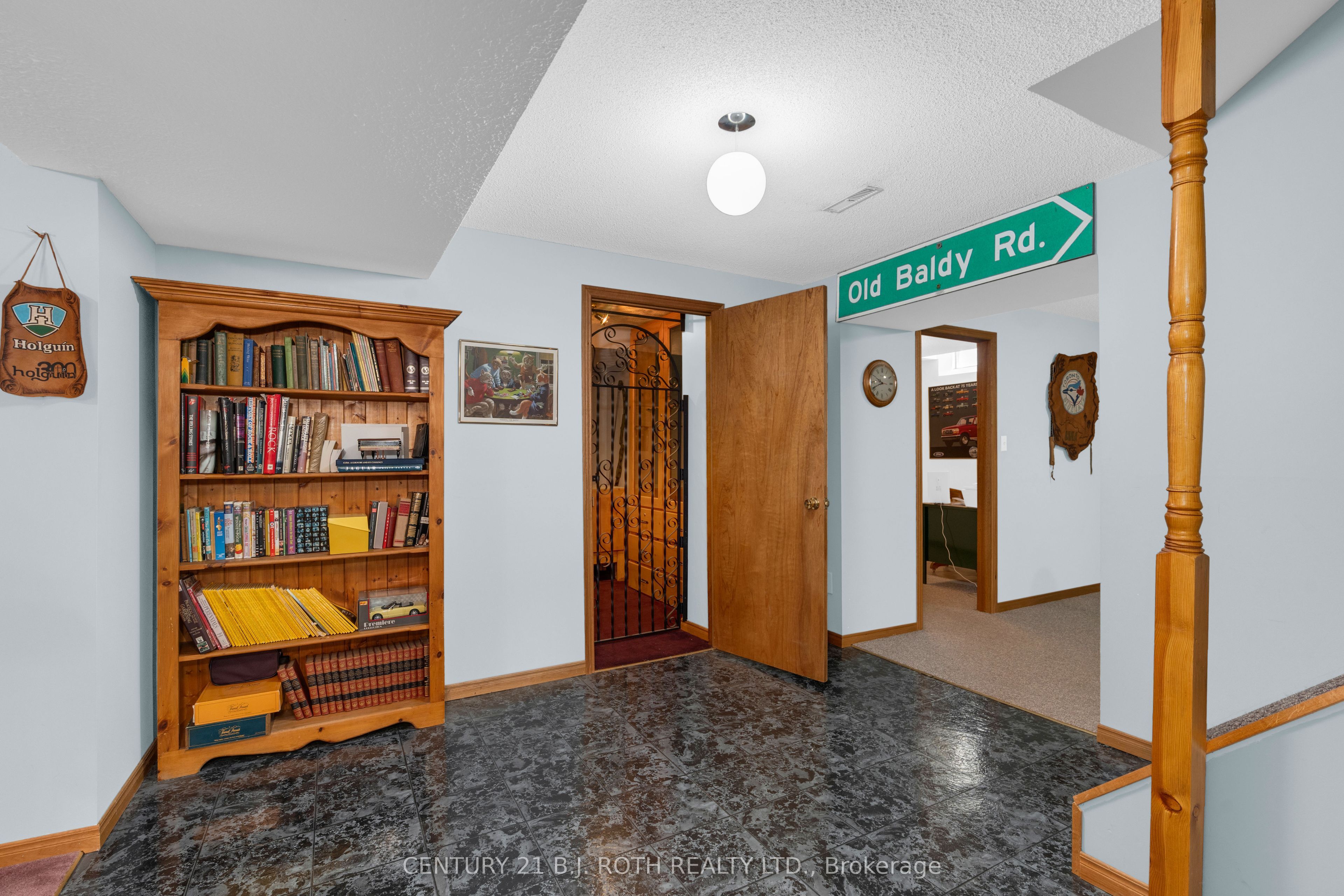 37 Laurentian Lane Property Photo 37