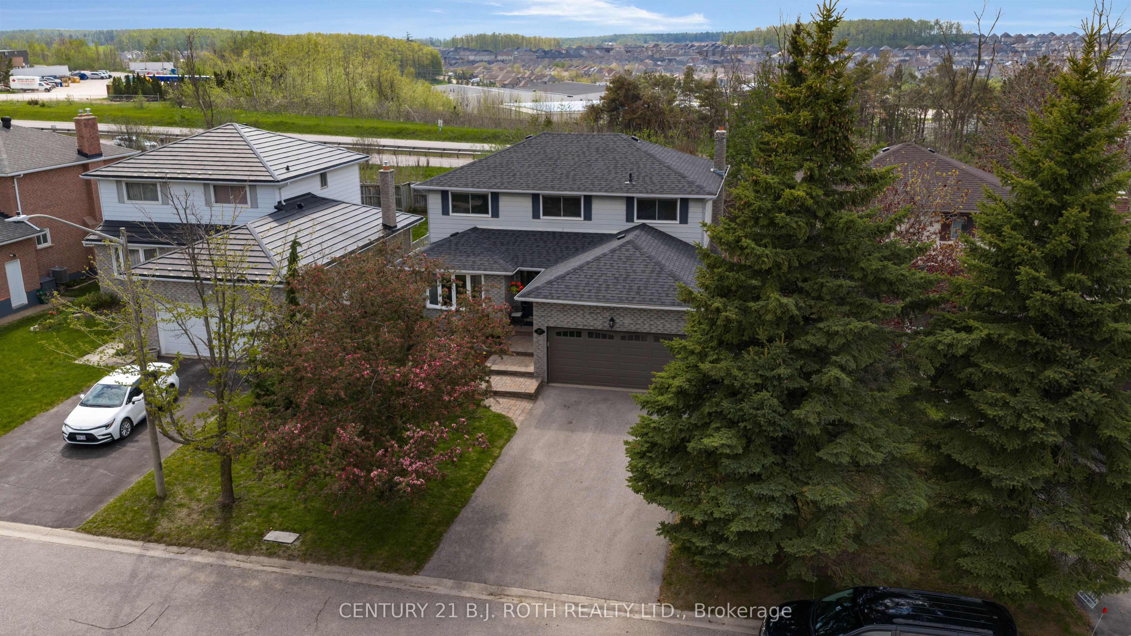 37 Laurentian Lane Property Photo 46