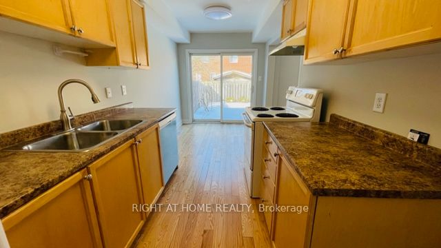 140 Sydenham Wells Property Photo 6